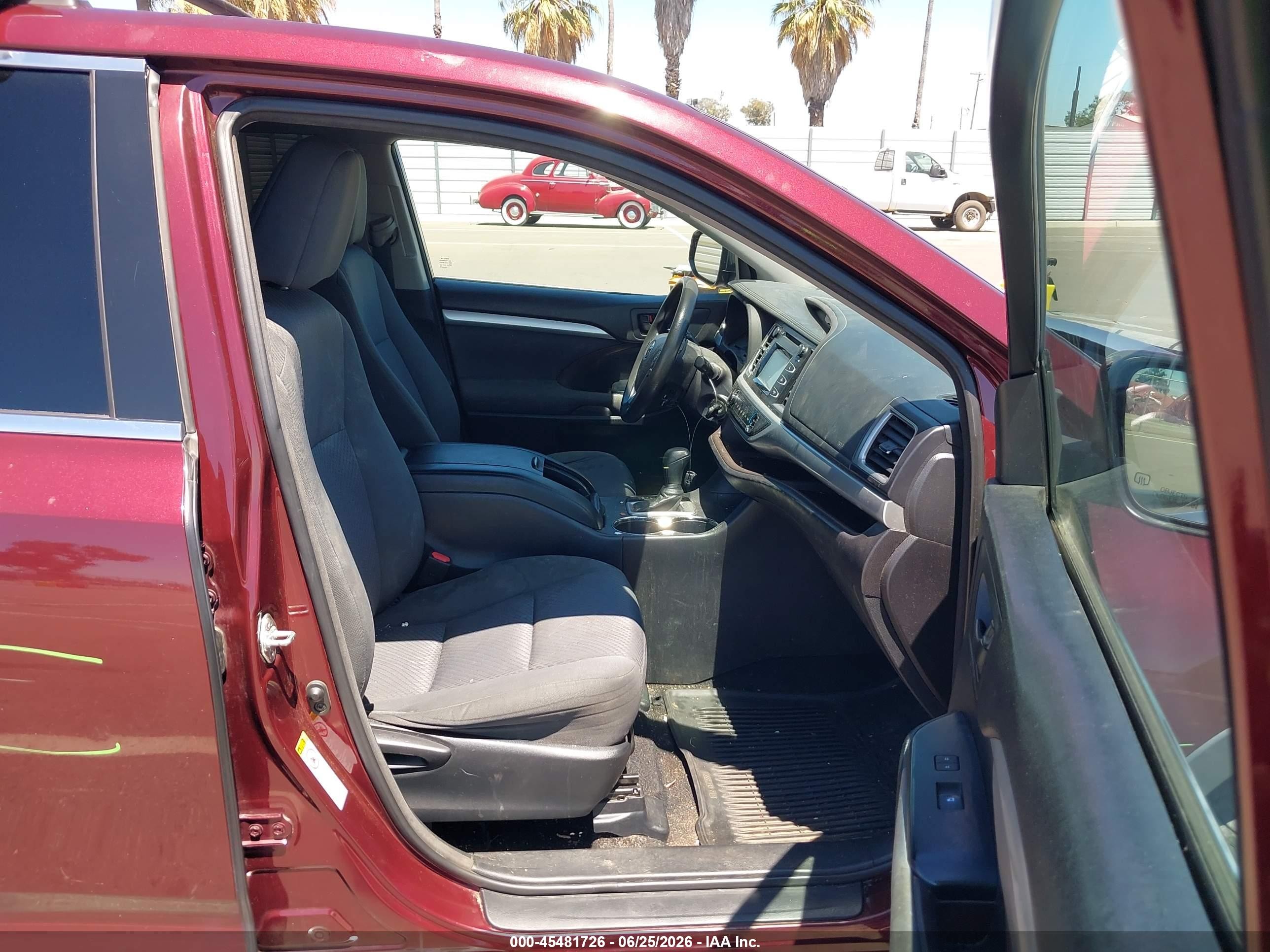 2015 Toyota Highlander Le Maroon vin: 5TDZARFH2FS016079