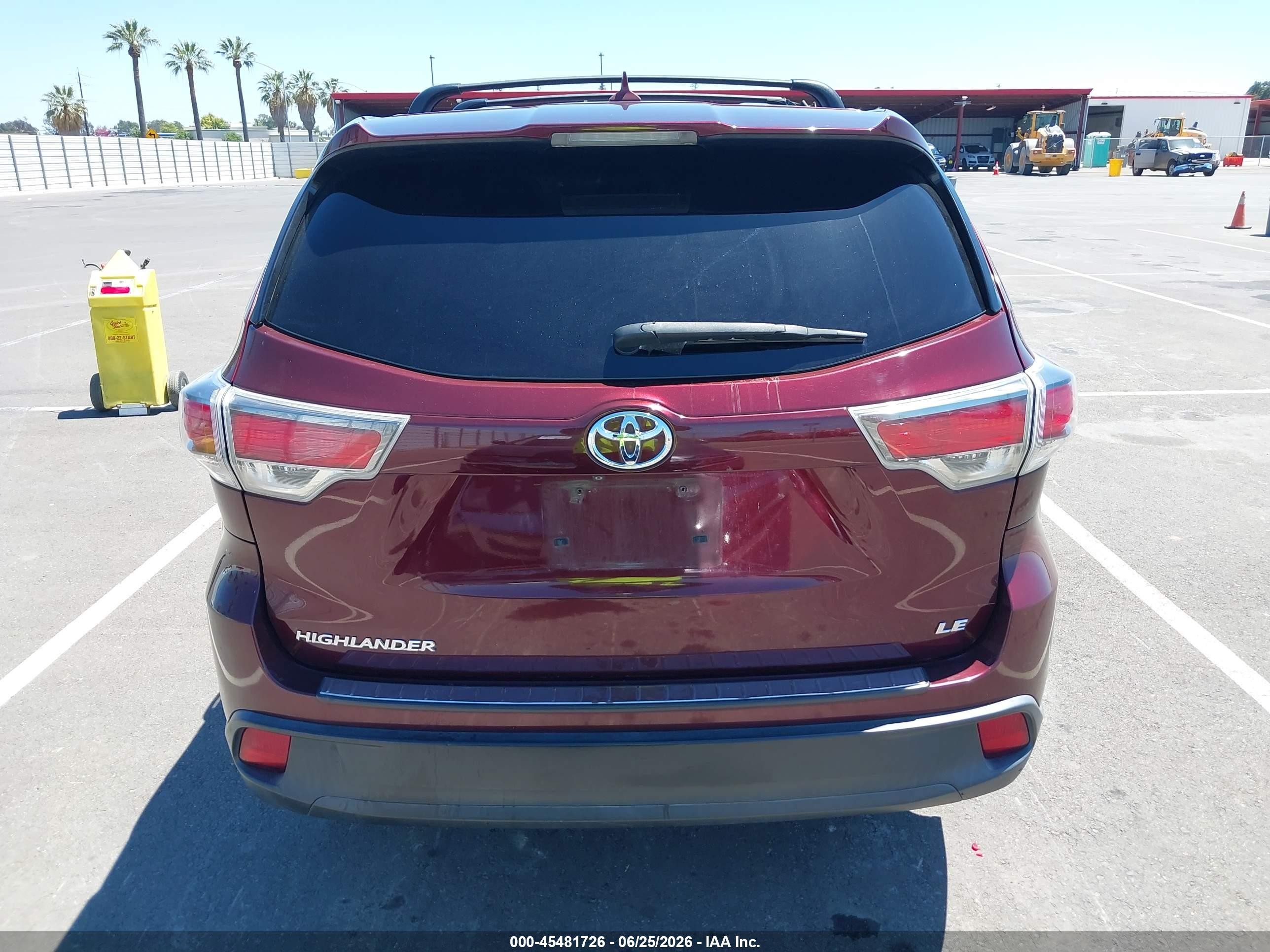 2015 Toyota Highlander Le Maroon vin: 5TDZARFH2FS016079
