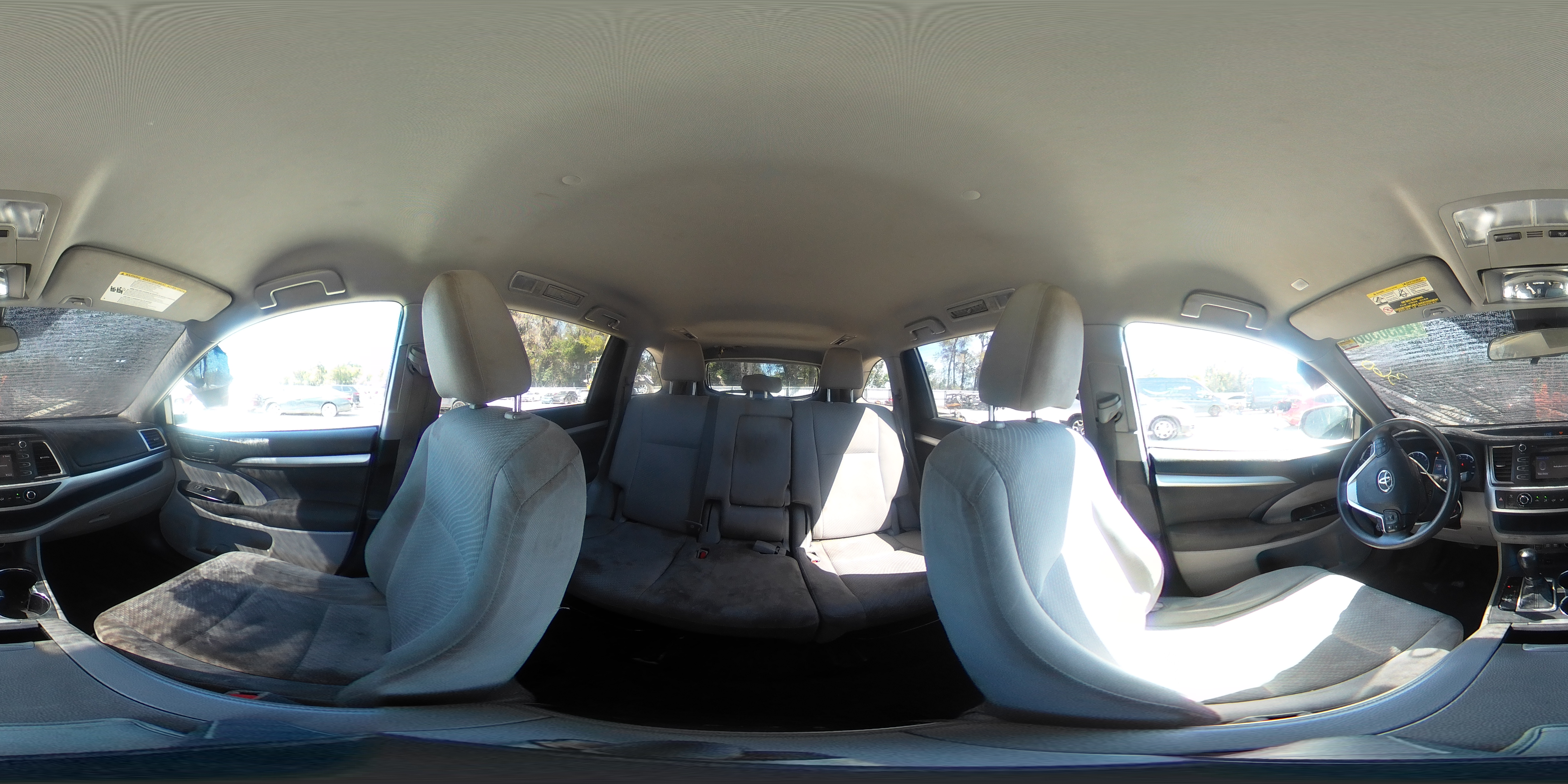 2019 Toyota Highlander Le White vin: 5TDZARFH2KS044457