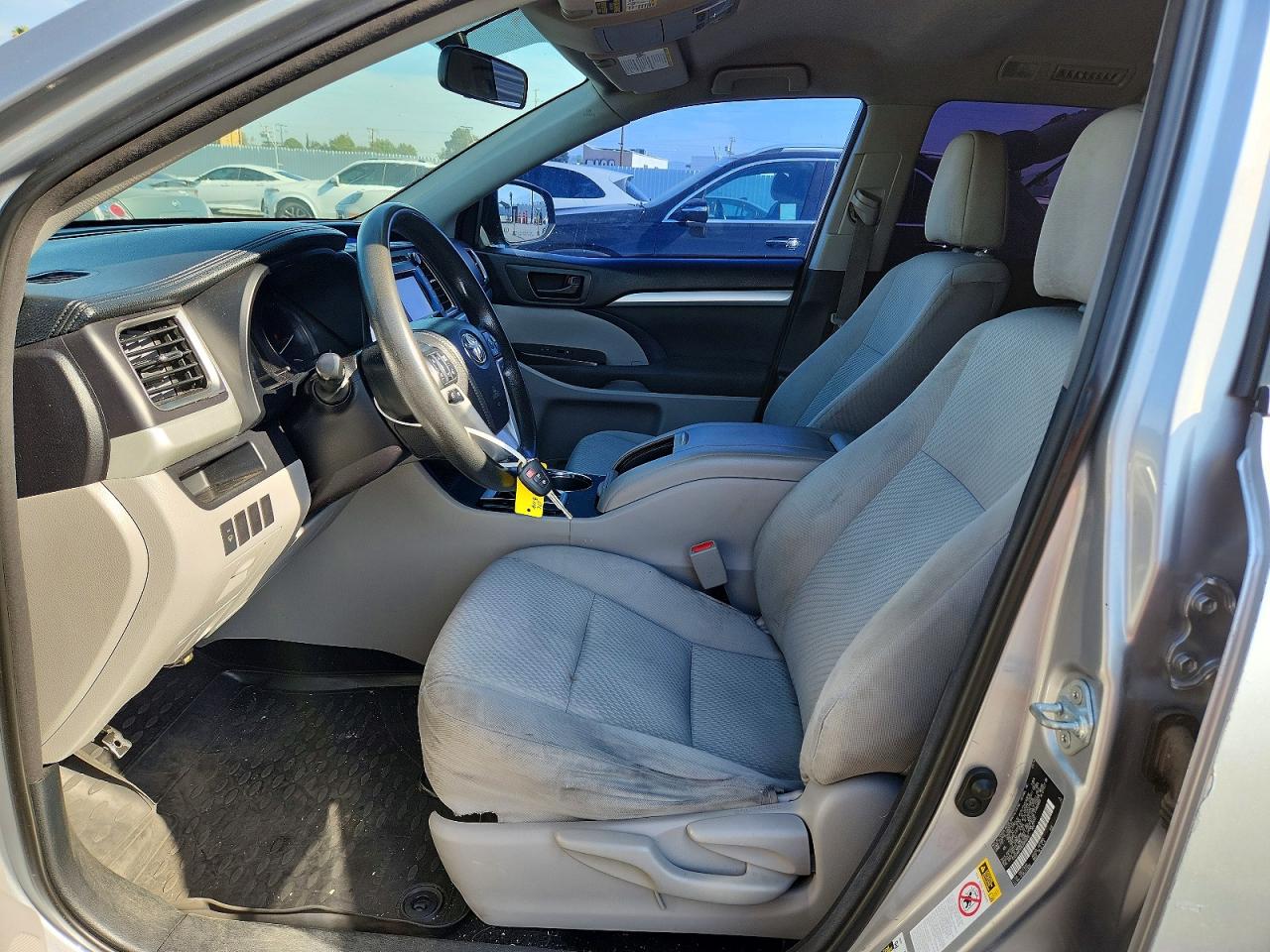 2014 Toyota Highlander Le Silver vin: 5TDZARFH3ES004876