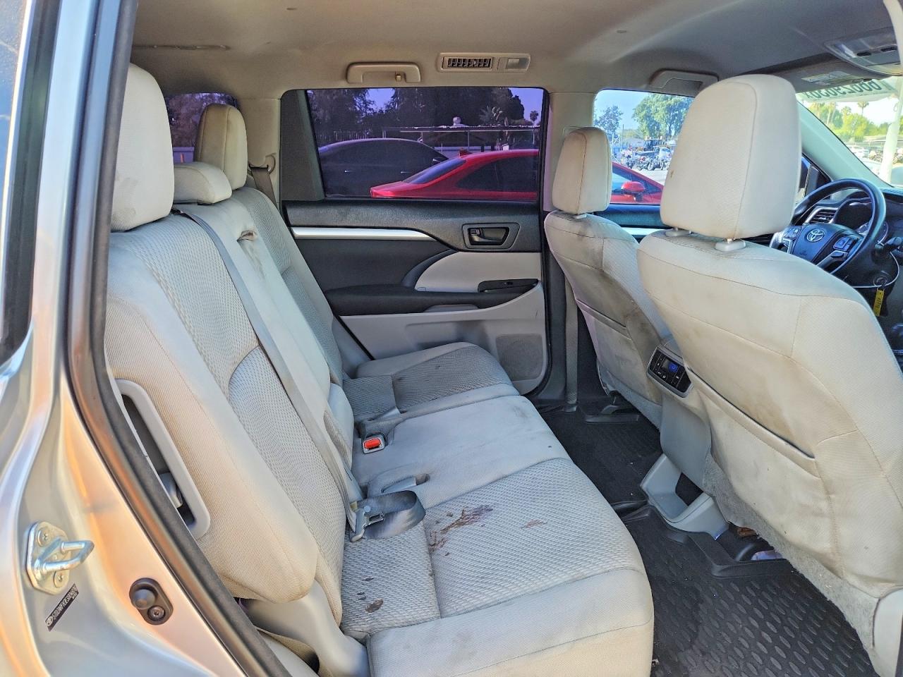 2014 Toyota Highlander Le Silver vin: 5TDZARFH3ES004876