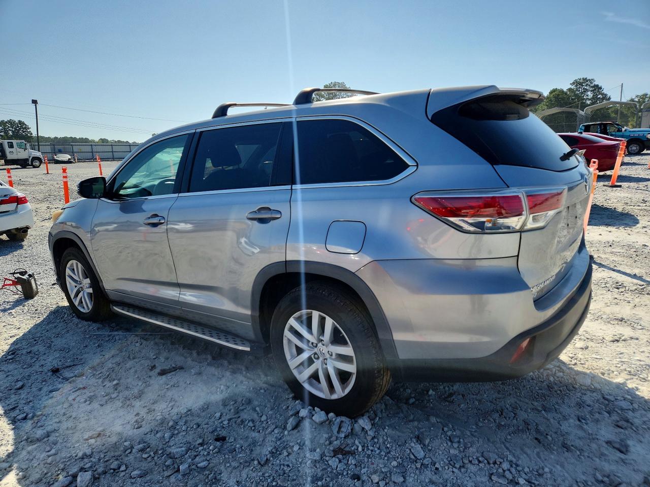 2015 Toyota Highlander Серебряный vin: 5TDZARFH3FS016544