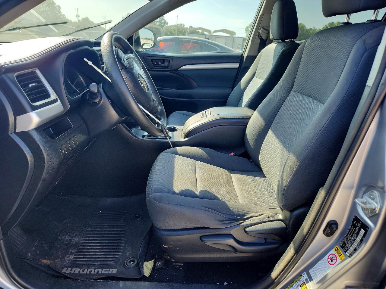 2015 Toyota Highlander Серебряный vin: 5TDZARFH3FS016544