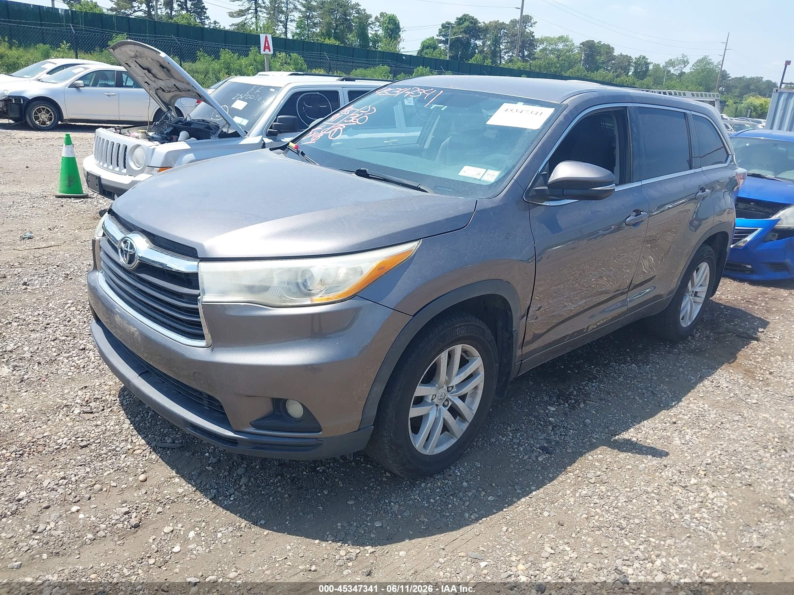 2014 Toyota Highlander Le Gray vin: 5TDZARFH5ES007391