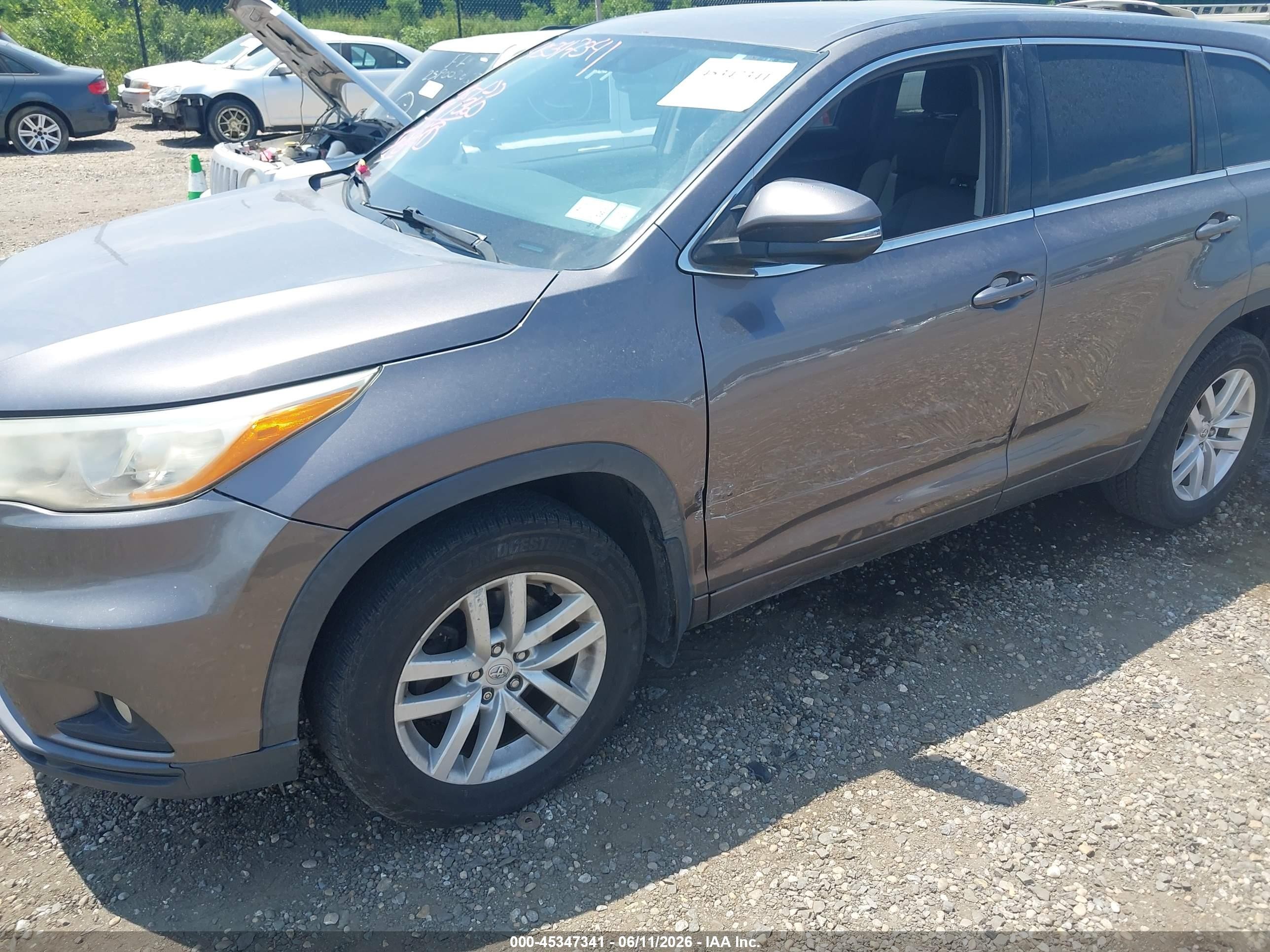 2014 Toyota Highlander Le Gray vin: 5TDZARFH5ES007391