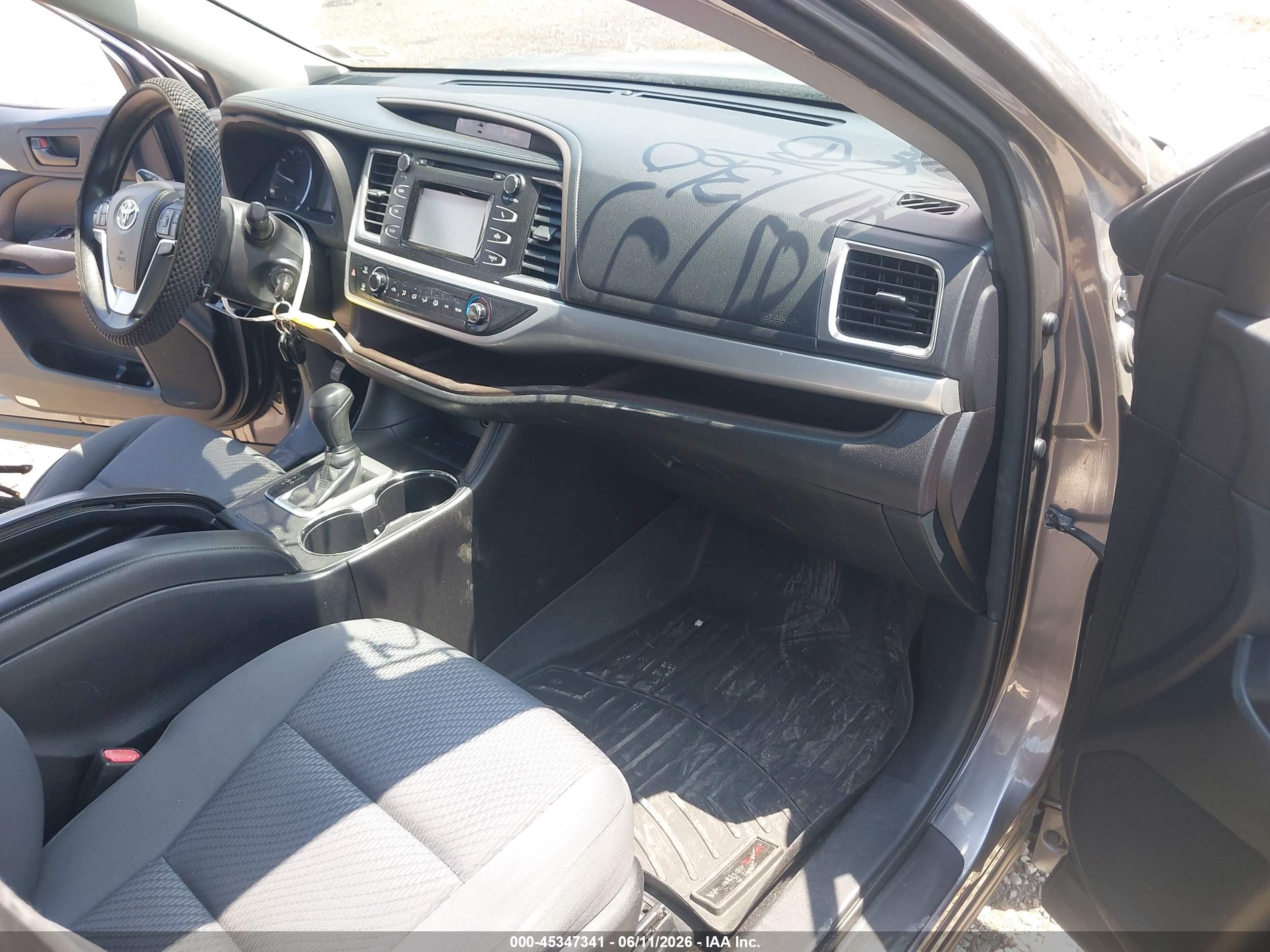 2014 Toyota Highlander Le Gray vin: 5TDZARFH5ES007391