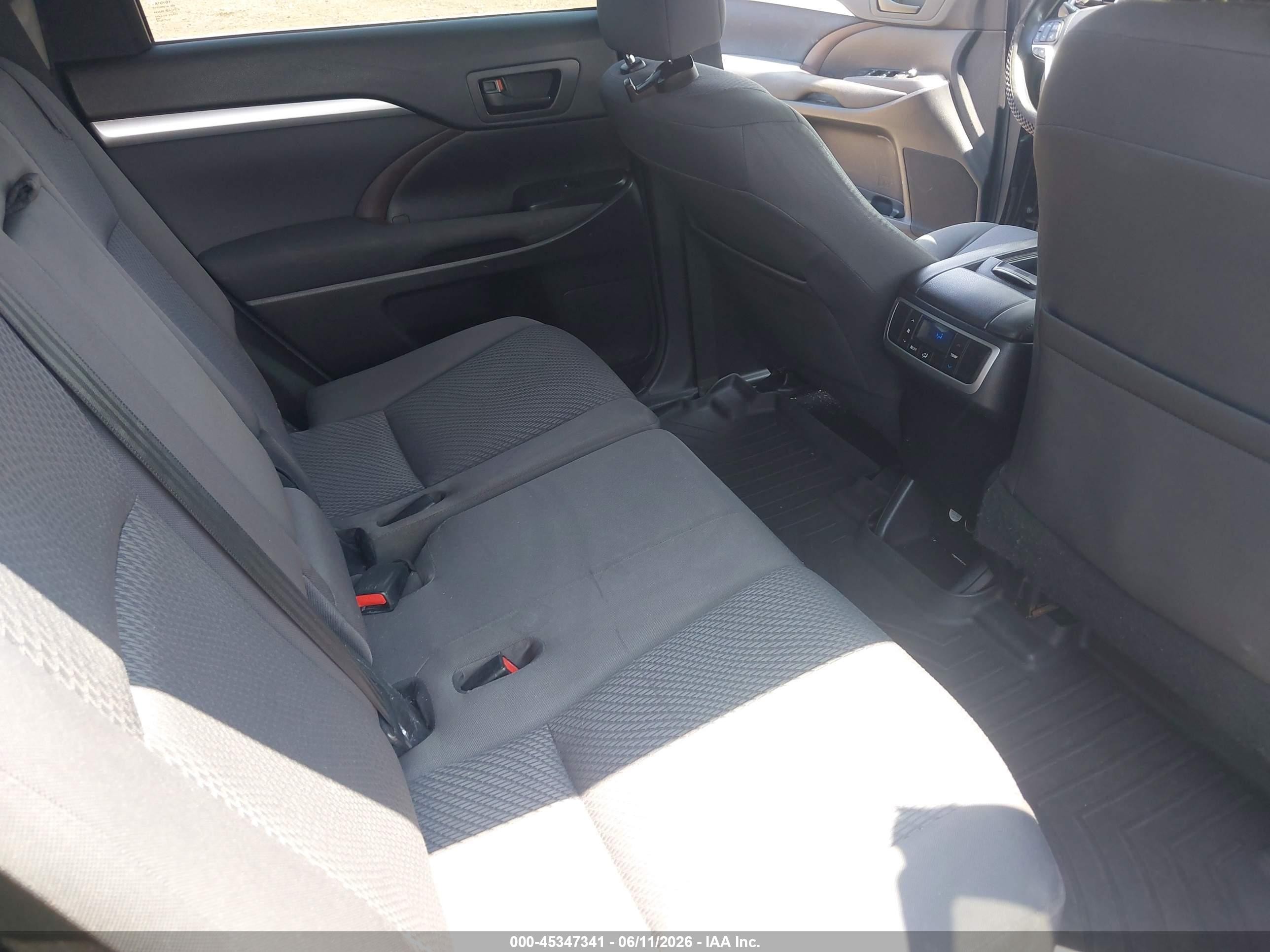 2014 Toyota Highlander Le Gray vin: 5TDZARFH5ES007391