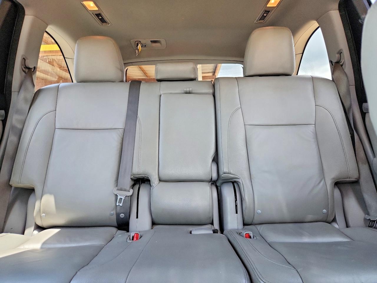 2014 Toyota Highlander Le Blue vin: 5TDZARFH5ES008315