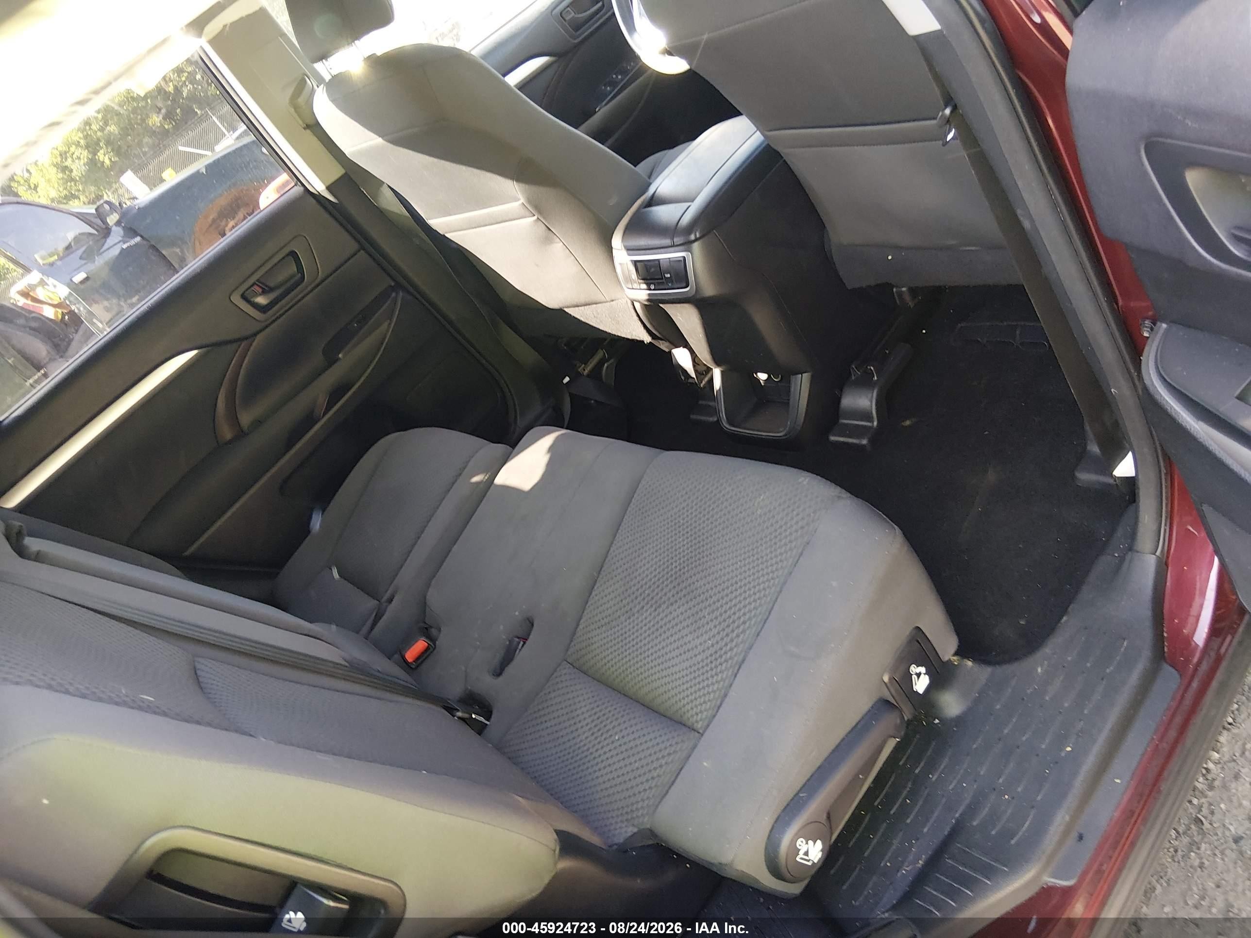 2014 Toyota Highlander Le Burgundy vin: 5TDZARFH6ES008503