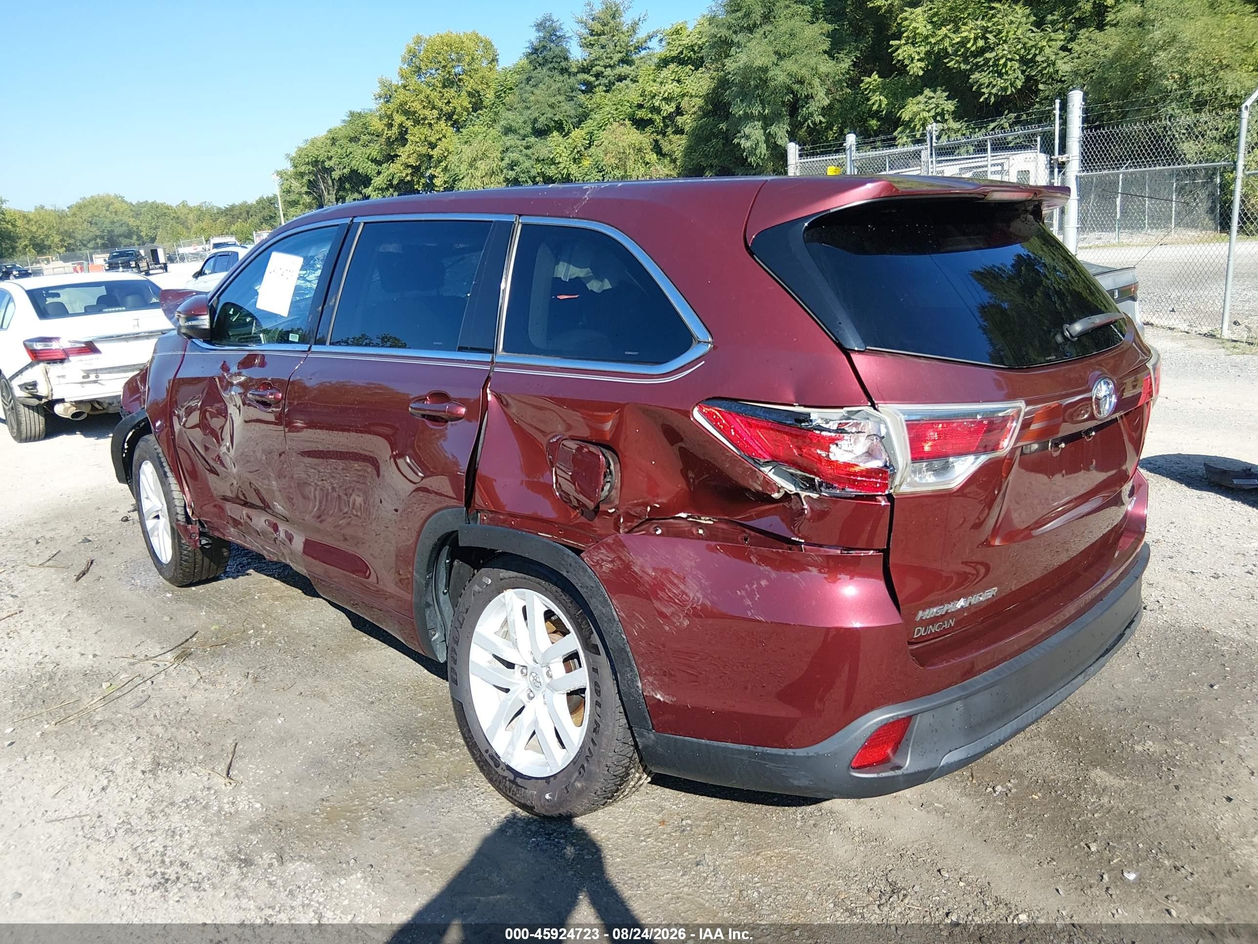2014 Toyota Highlander Le Burgundy vin: 5TDZARFH6ES008503