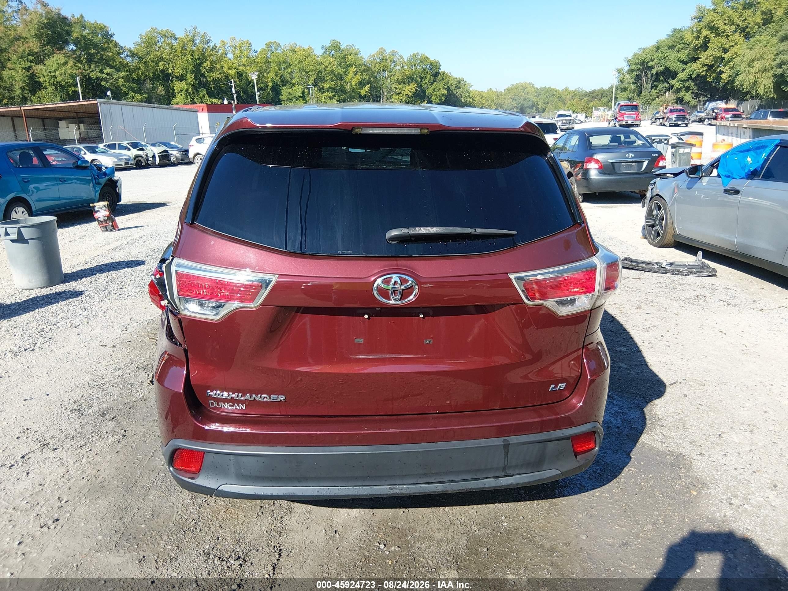 2014 Toyota Highlander Le Burgundy vin: 5TDZARFH6ES008503