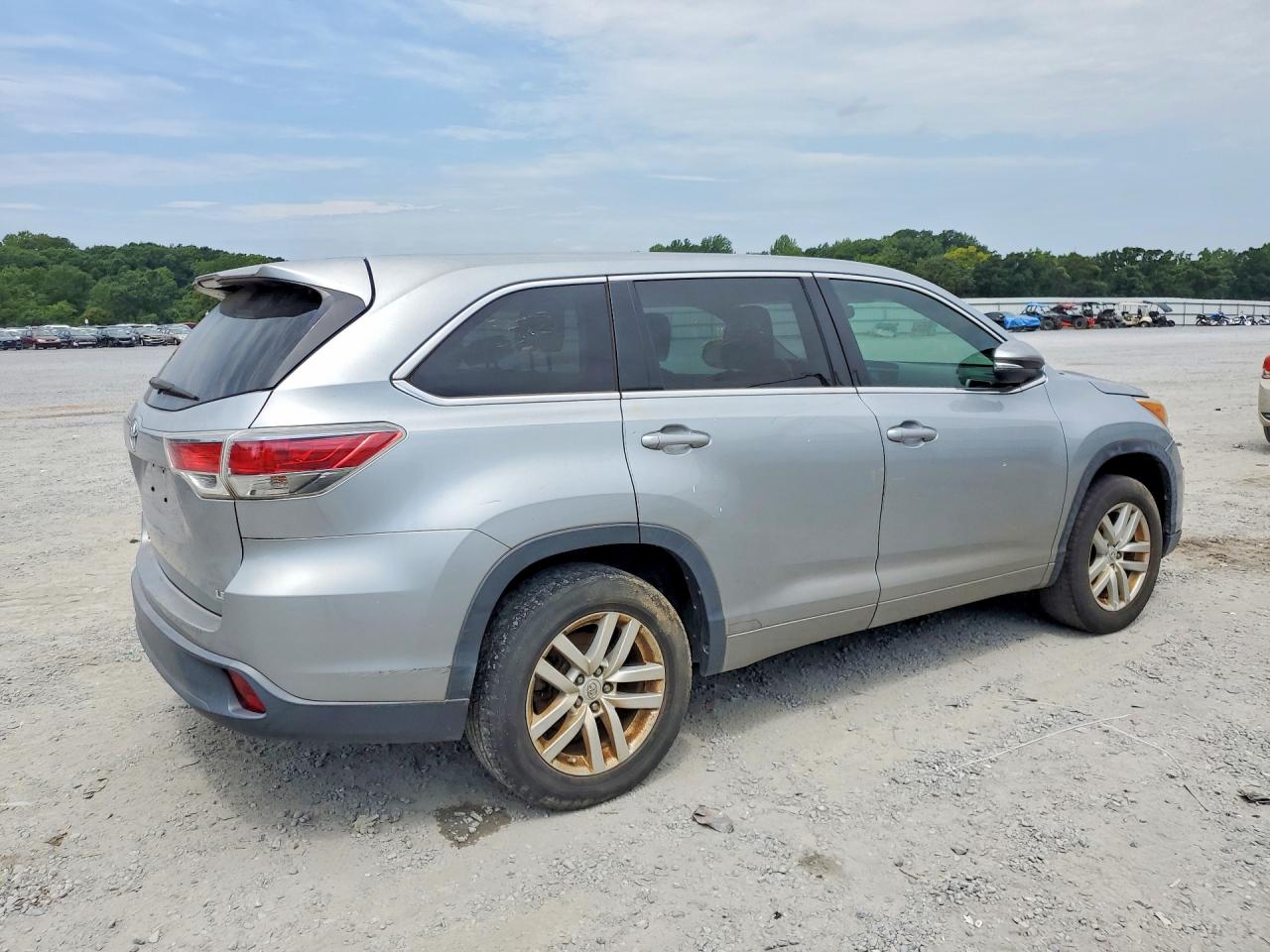 2015 Toyota Highlander Le Silver vin: 5TDZARFH6FS016246