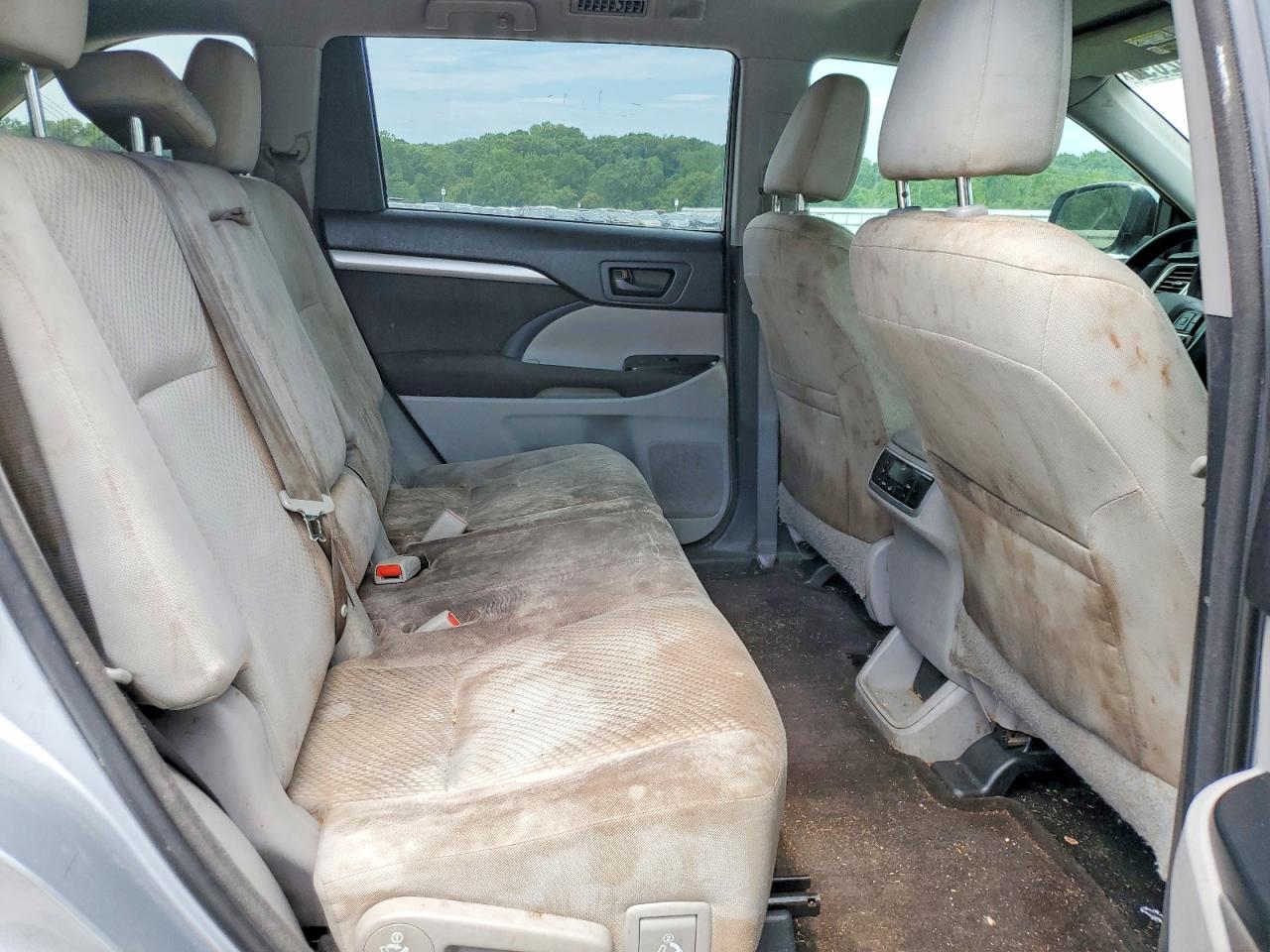 2015 Toyota Highlander Le Silver vin: 5TDZARFH6FS016246