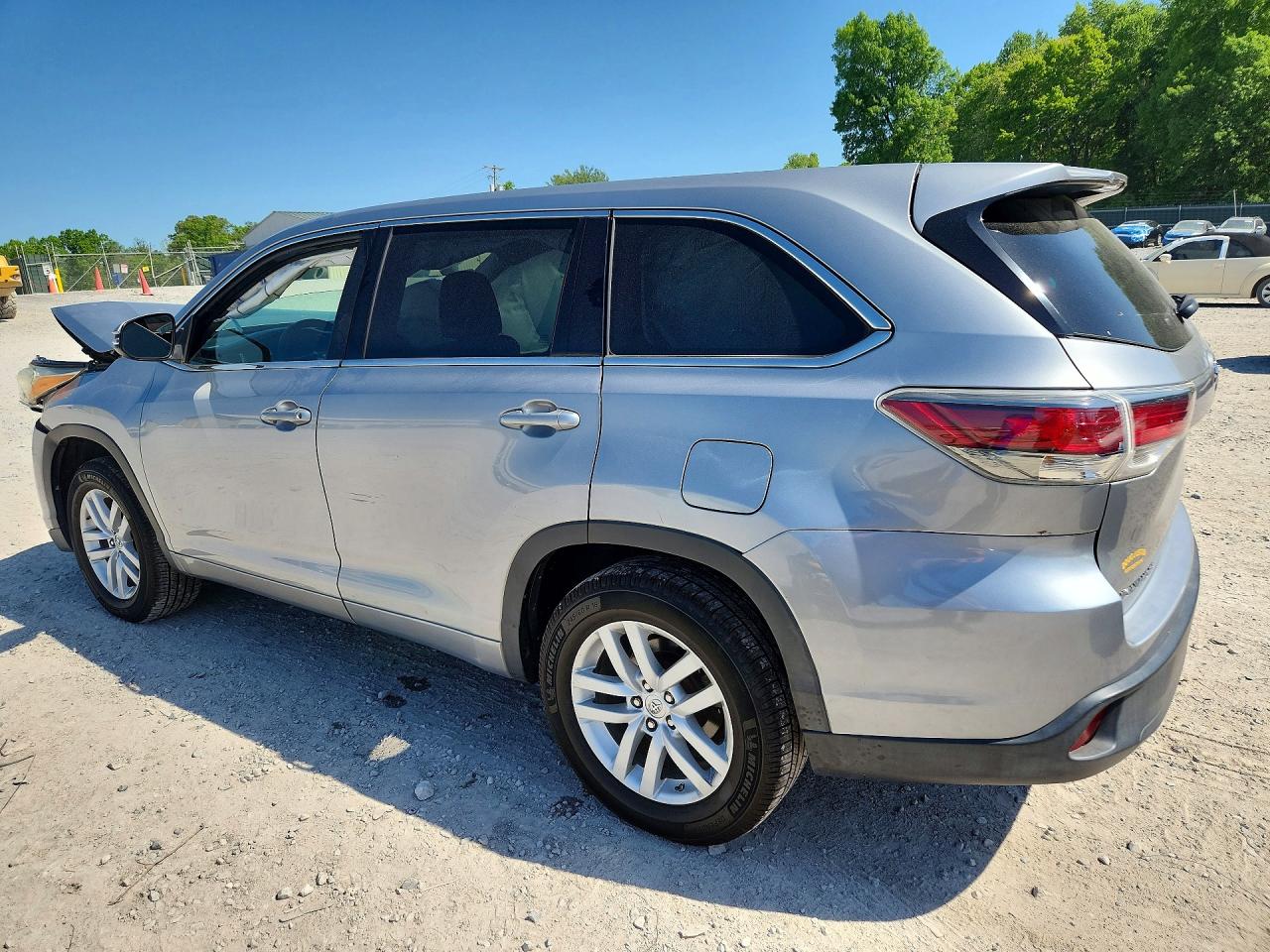 2014 Toyota Highlander Le Серебряный vin: 5TDZARFH7ES008283