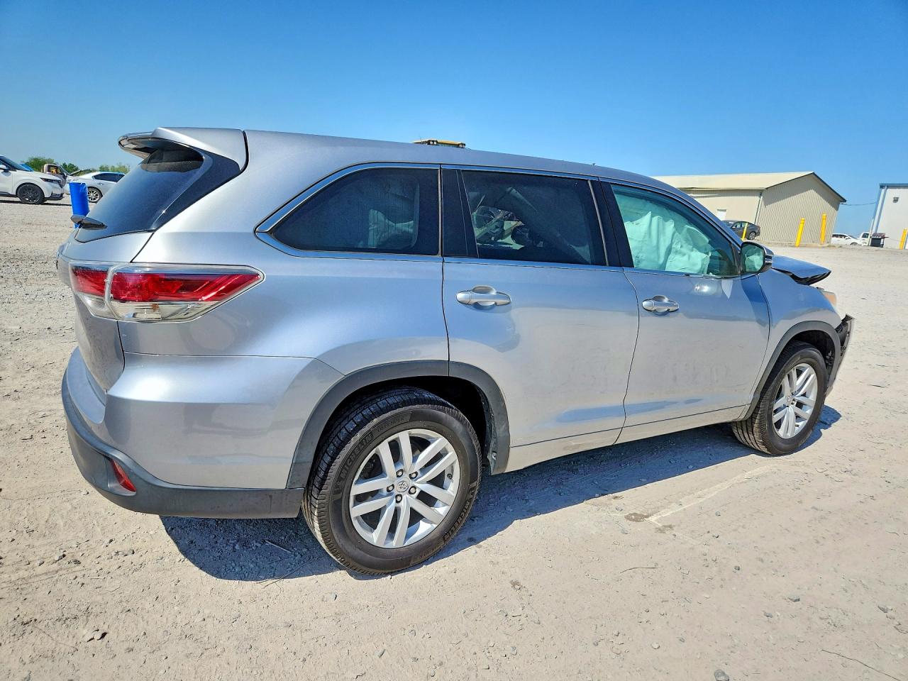2014 Toyota Highlander Le Серебряный vin: 5TDZARFH7ES008283
