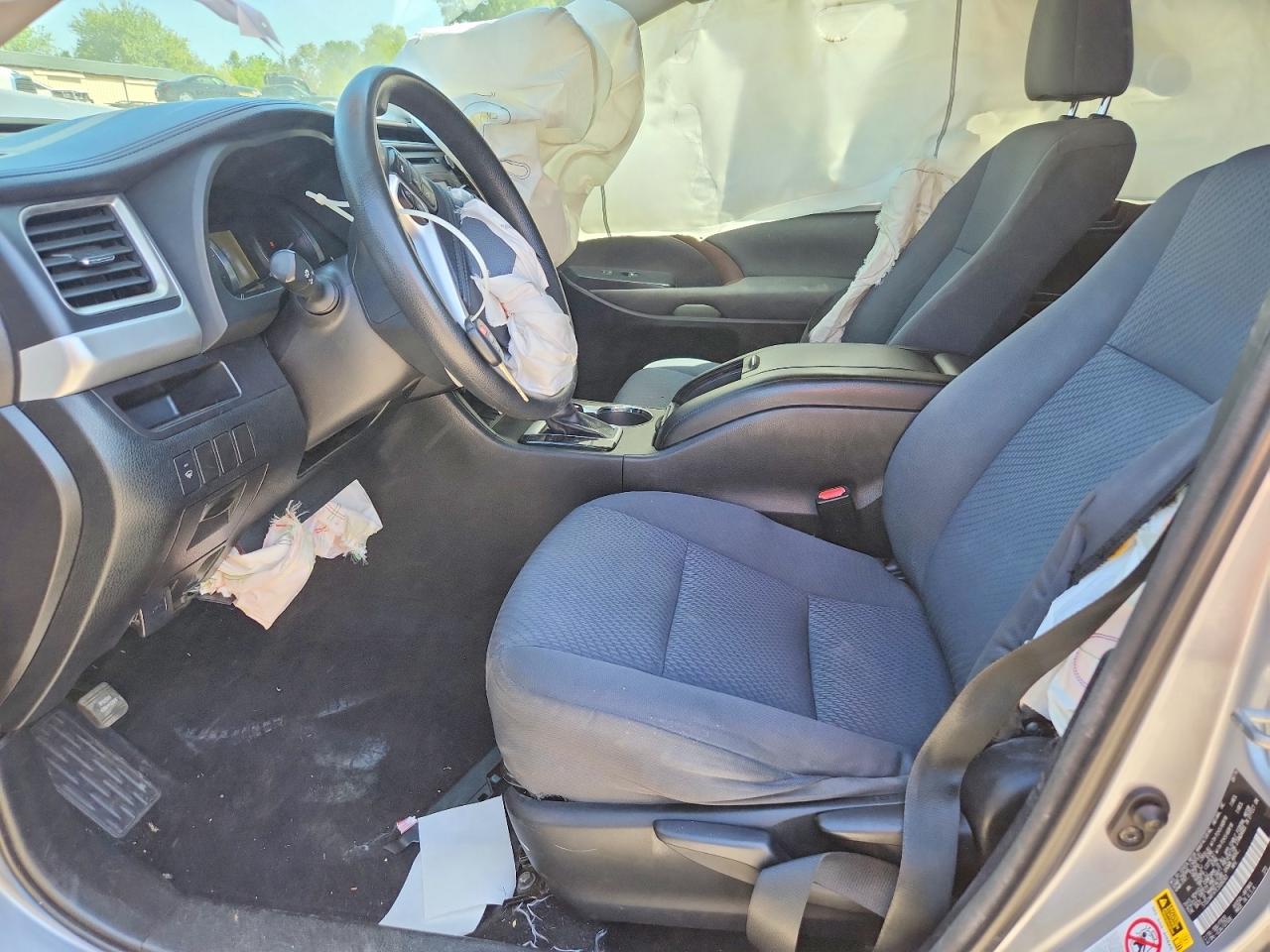 2014 Toyota Highlander Le Серебряный vin: 5TDZARFH7ES008283