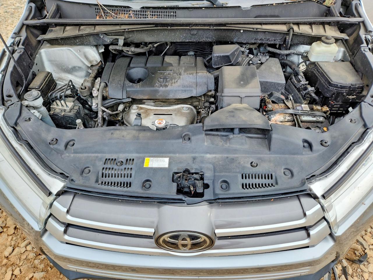 2019 Toyota Highlander Le Серебряный vin: 5TDZARFH7KS057706