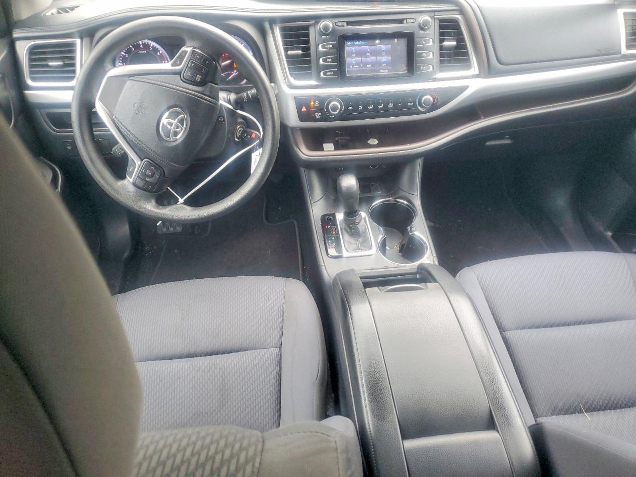 2014 Toyota Highlander Le Silver vin: 5TDZARFH8ES006428