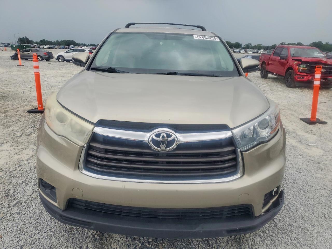 2014 Toyota Highlander Le Silver vin: 5TDZARFH8ES006428