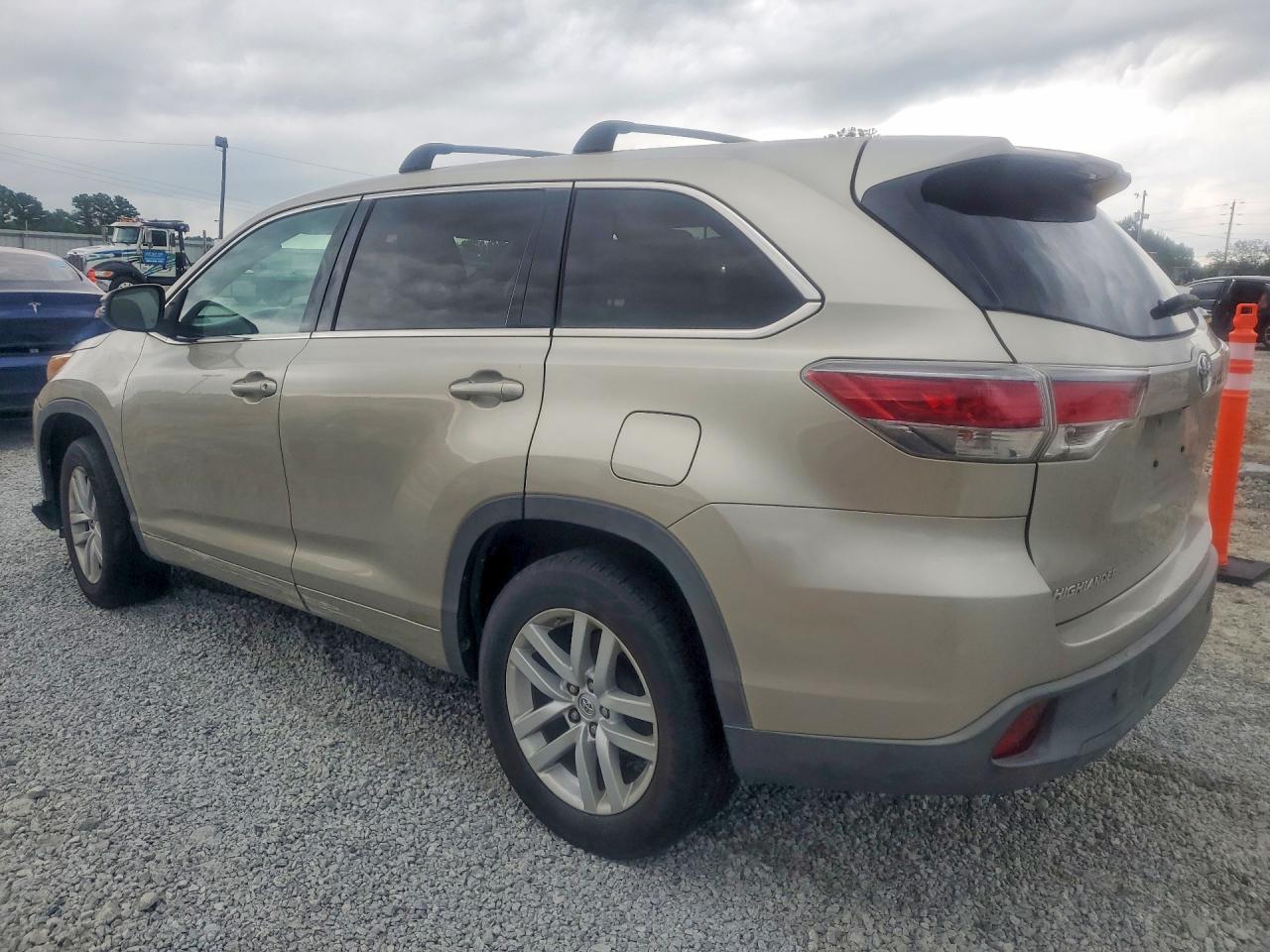 2014 Toyota Highlander Le Silver vin: 5TDZARFH8ES006428