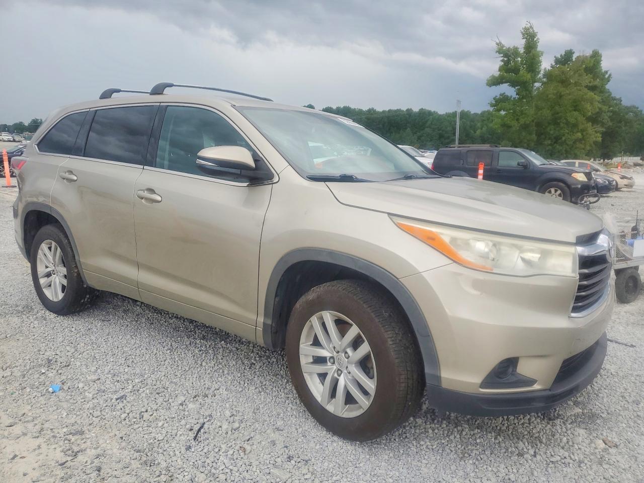 2014 Toyota Highlander Le Silver vin: 5TDZARFH8ES006428