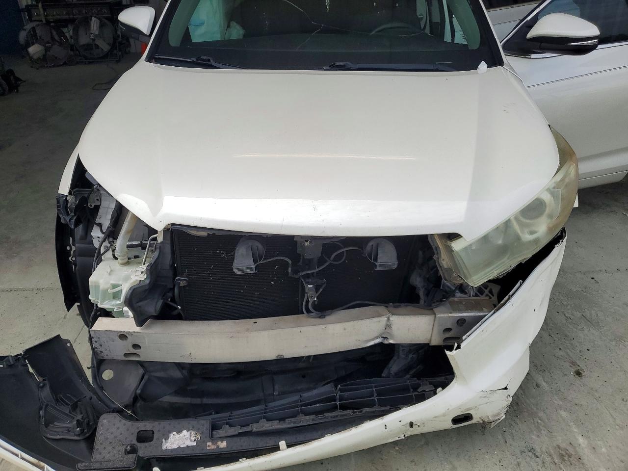 2015 Toyota Highlander Le White vin: 5TDZARFHXFS009459