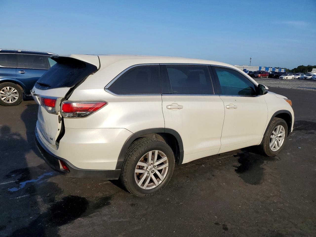 2015 Toyota Highlander Le Cream vin: 5TDZARFHXFS015021