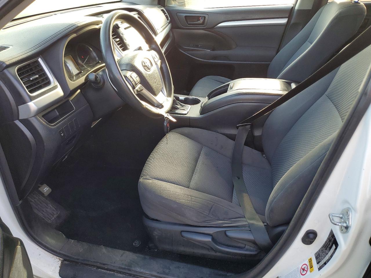 2015 Toyota Highlander Le Cream vin: 5TDZARFHXFS015021
