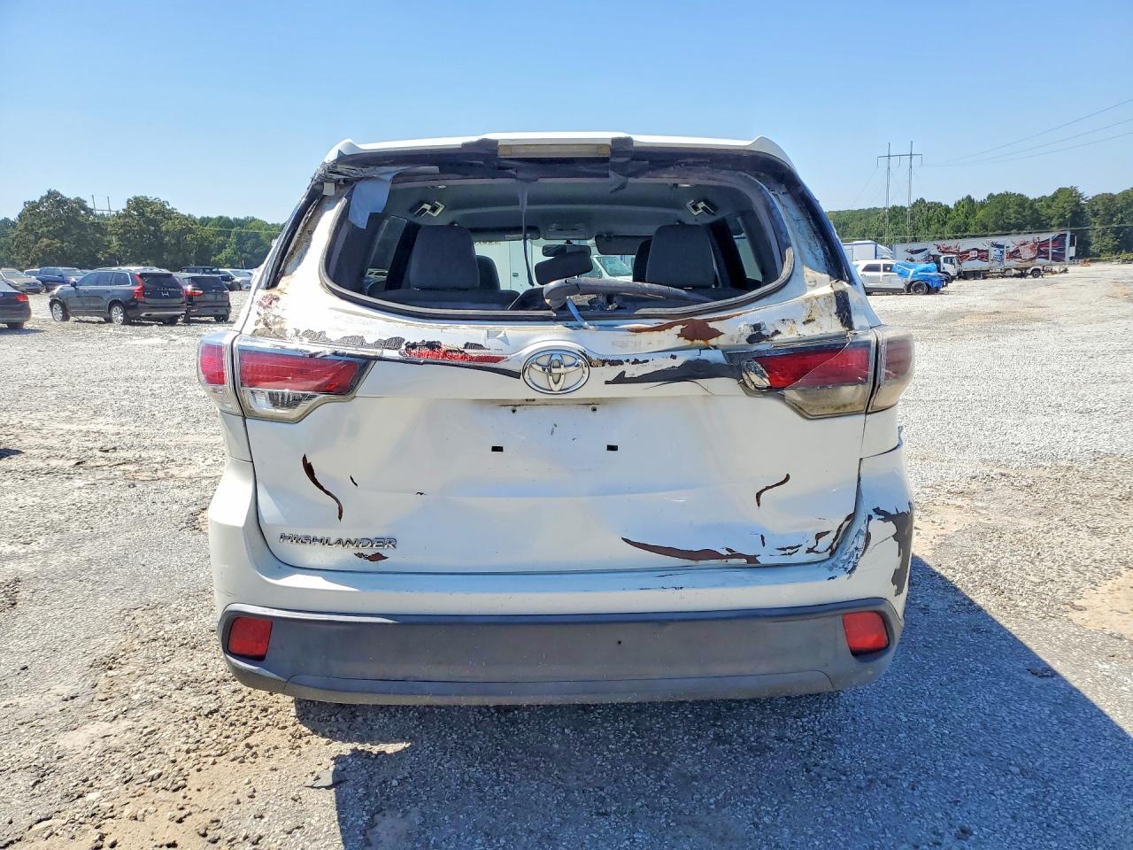2016 Toyota Highlander Le White vin: 5TDZARFHXGS020852