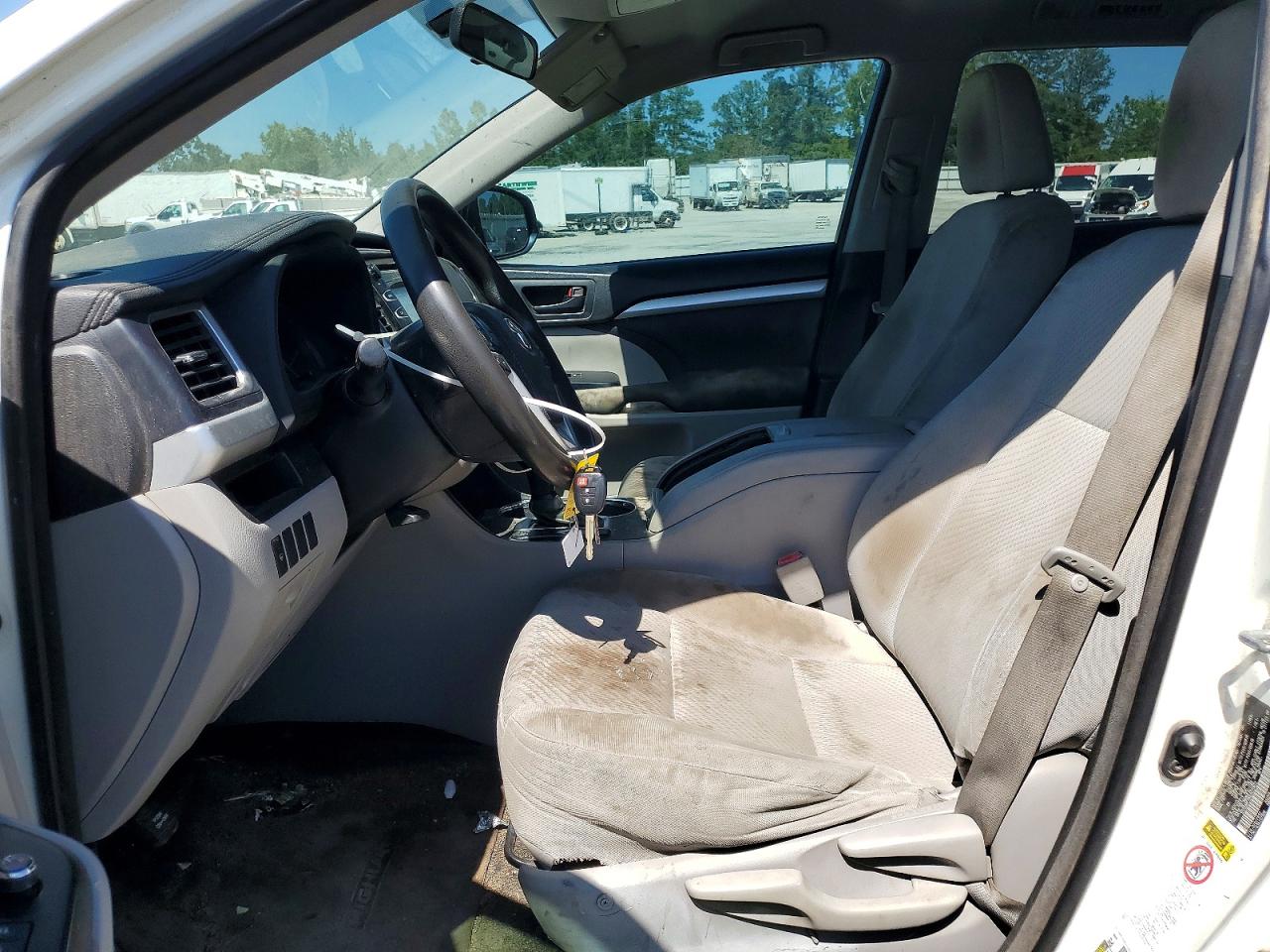 2016 Toyota Highlander Le White vin: 5TDZARFHXGS020852