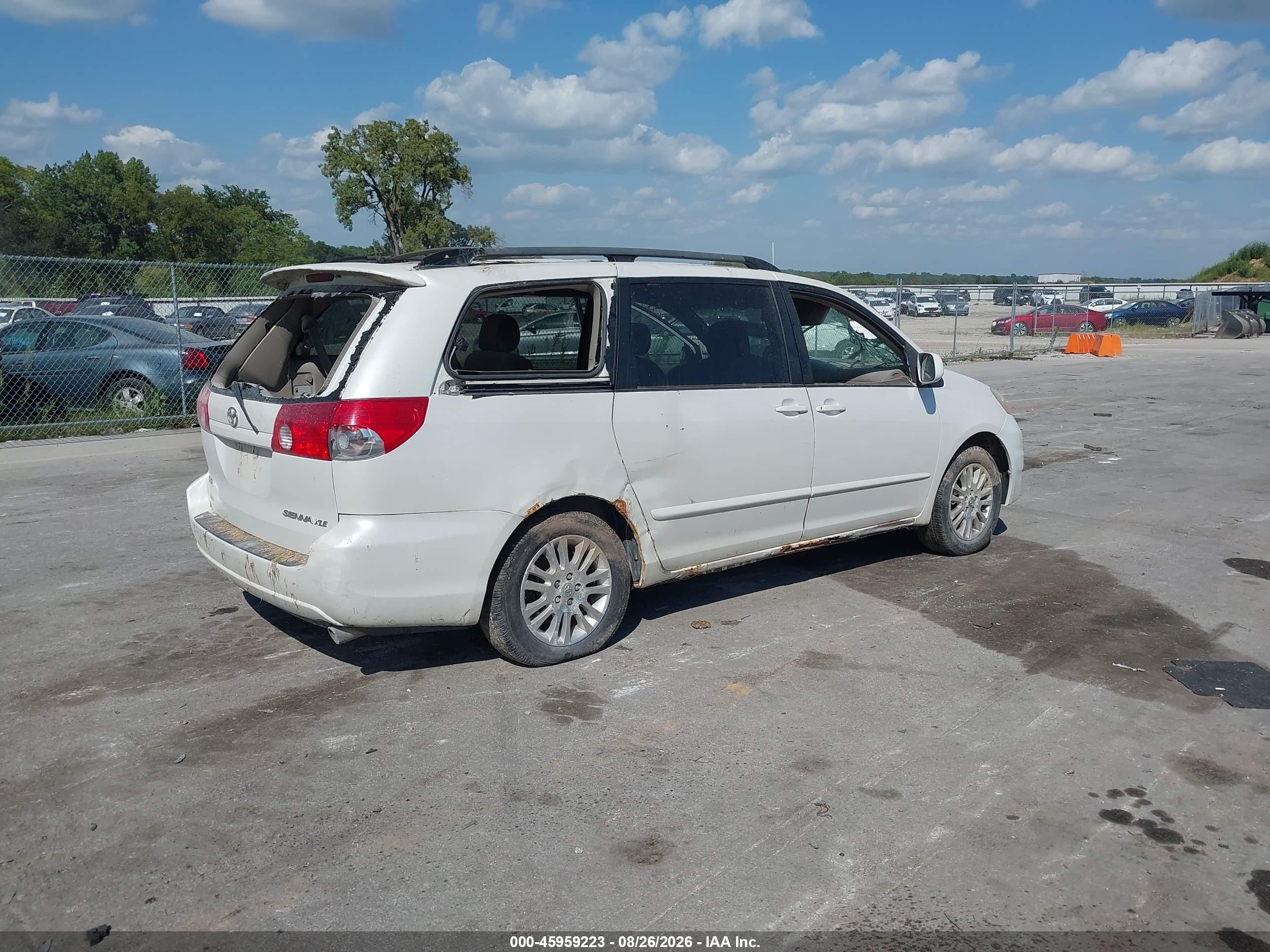 2007 Toyota Sienna Xle White vin: 5TDZK22C07S041076
