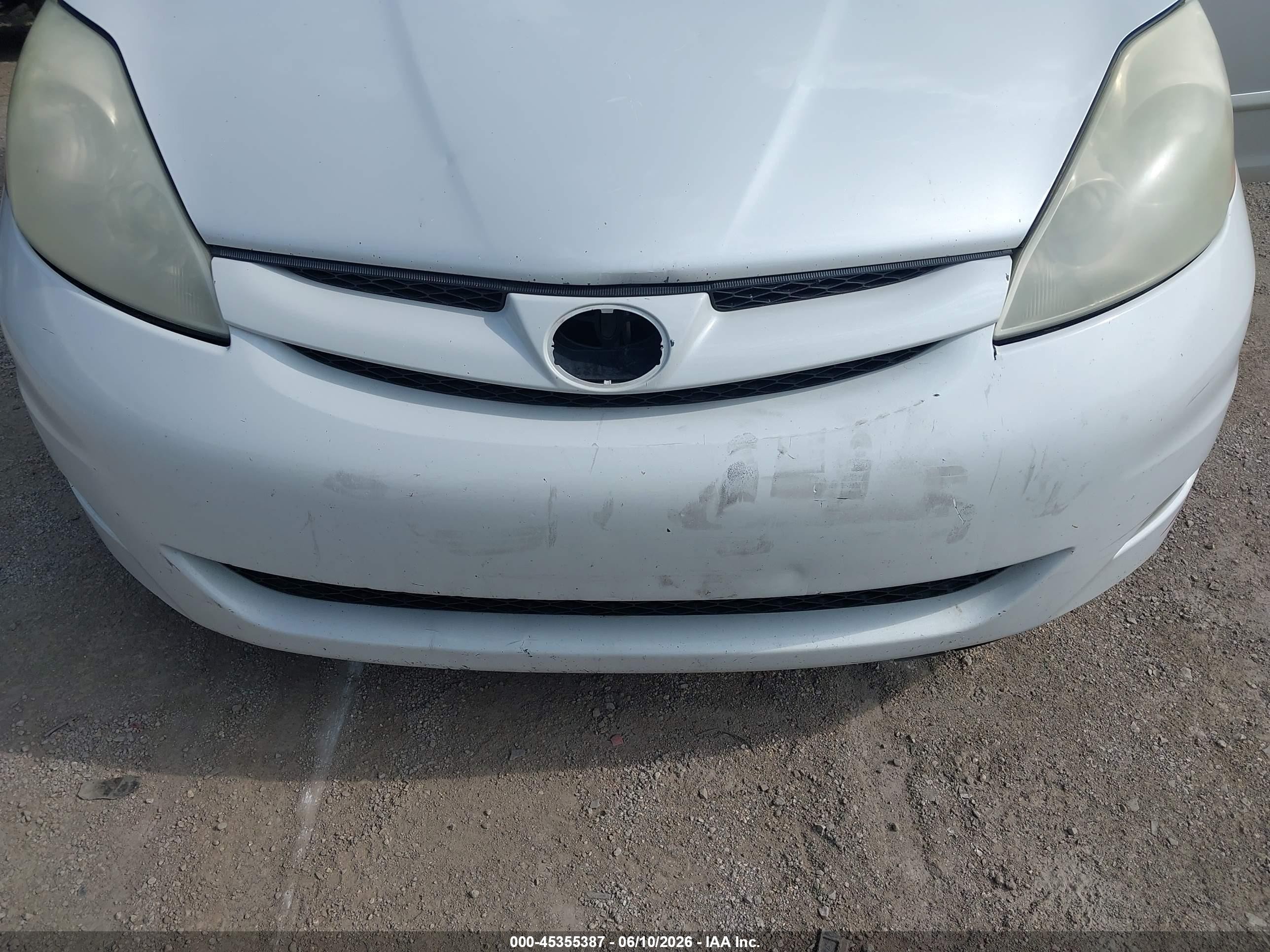 2007 Toyota Sienna Xle White vin: 5TDZK22C07S047055