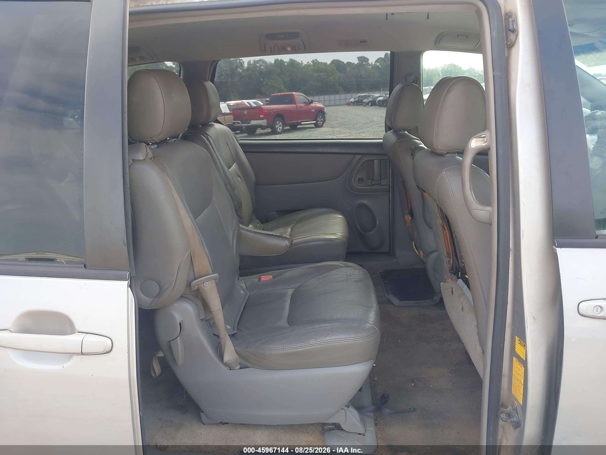 2007 Toyota Sienna Xle Silver vin: 5TDZK22C07S052269