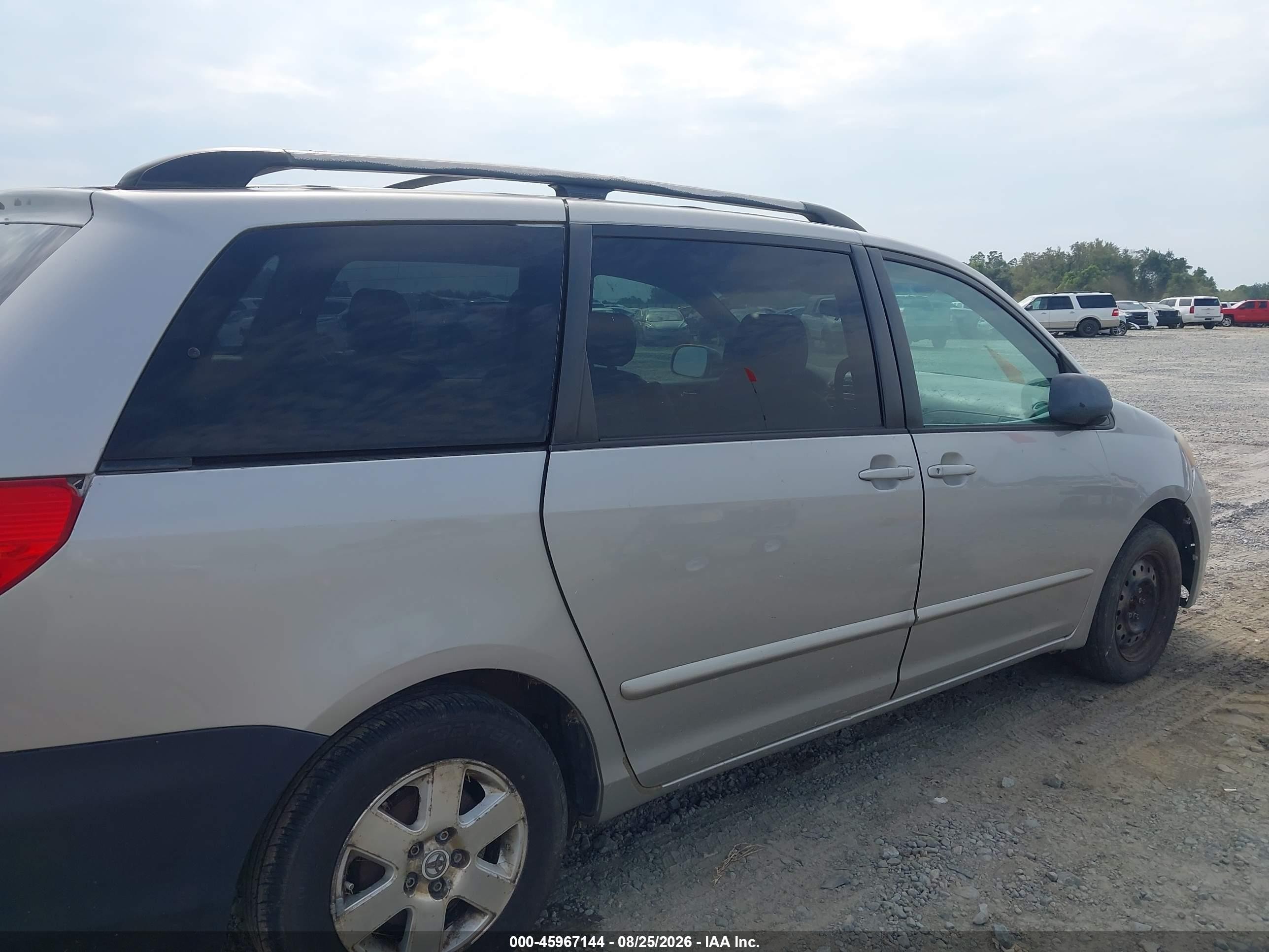 2007 Toyota Sienna Xle Silver vin: 5TDZK22C07S052269