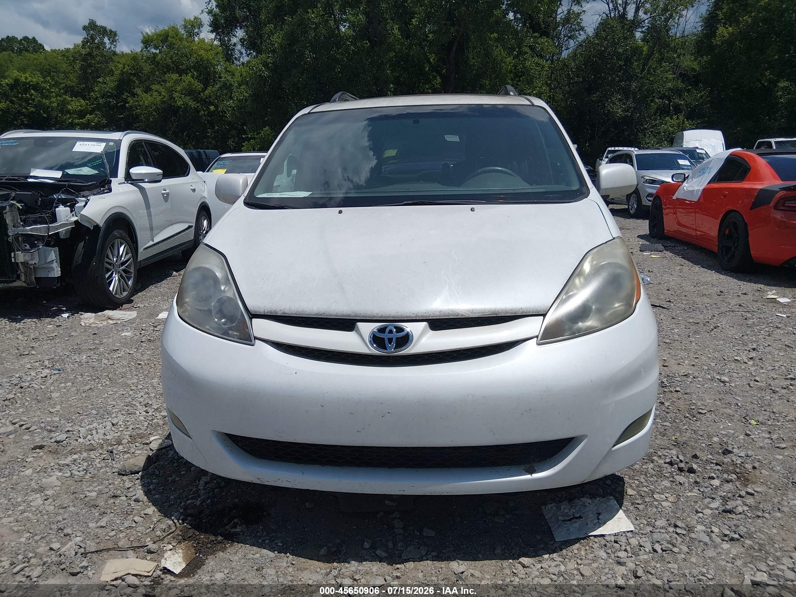 2007 Toyota Sienna Xle White vin: 5TDZK22C07S089399