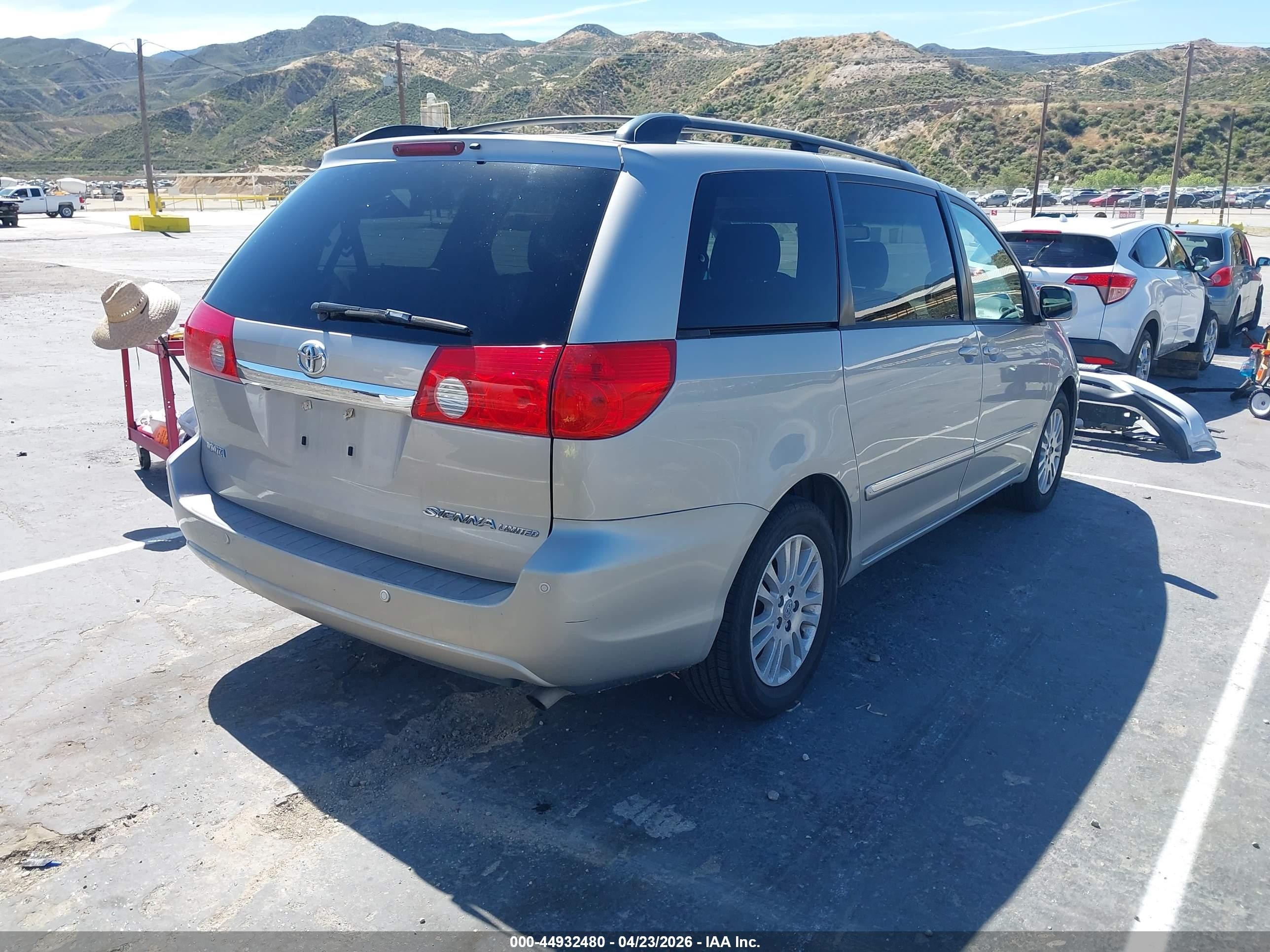 2008 Toyota Sienna Limited Silver vin: 5TDZK22C08S150848