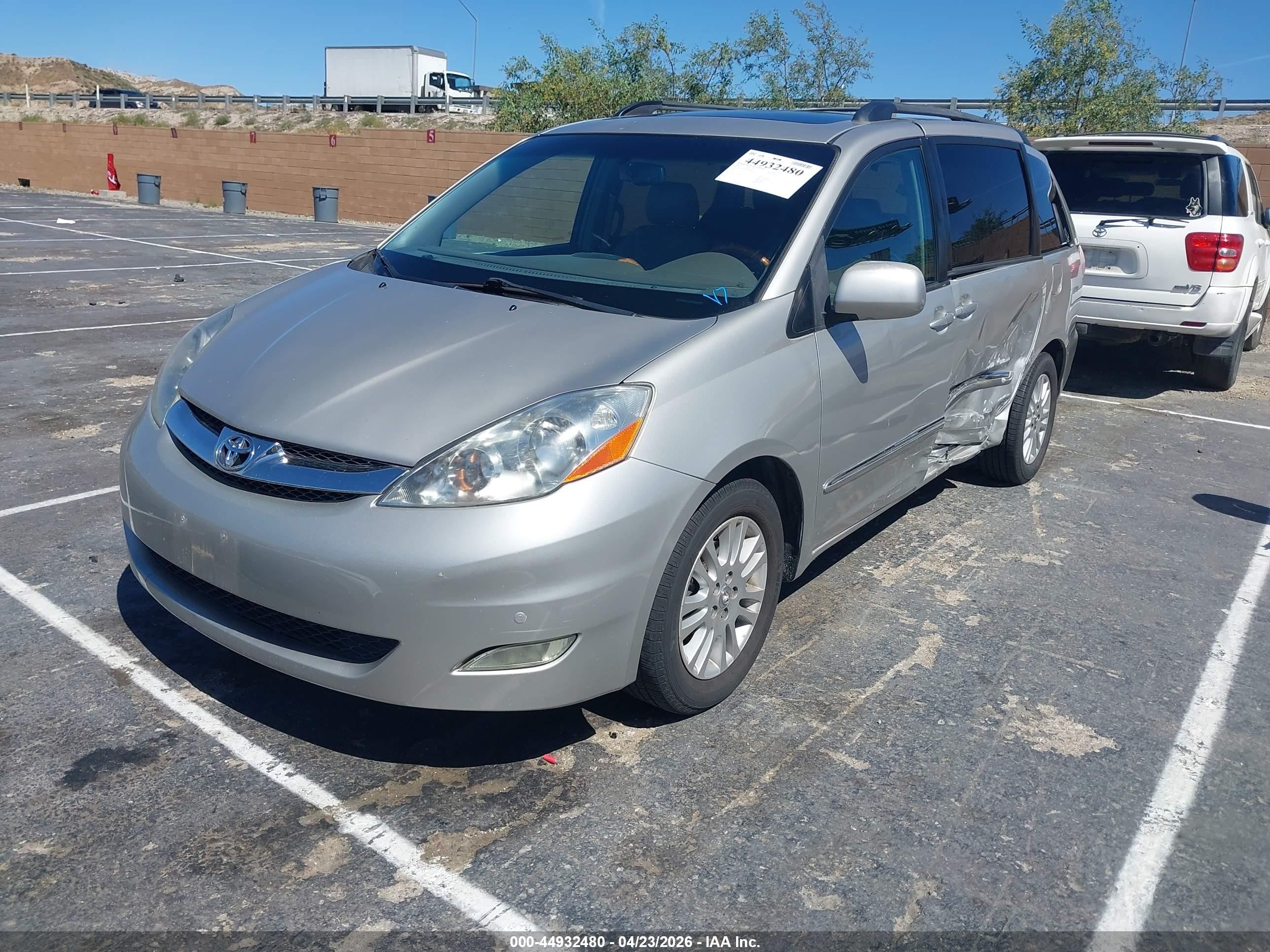 2008 Toyota Sienna Limited Silver vin: 5TDZK22C08S150848