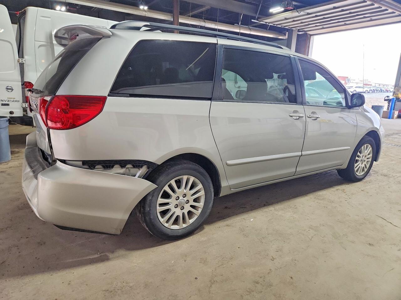2008 Toyota Sienna Xle Silver vin: 5TDZK22C08S151594