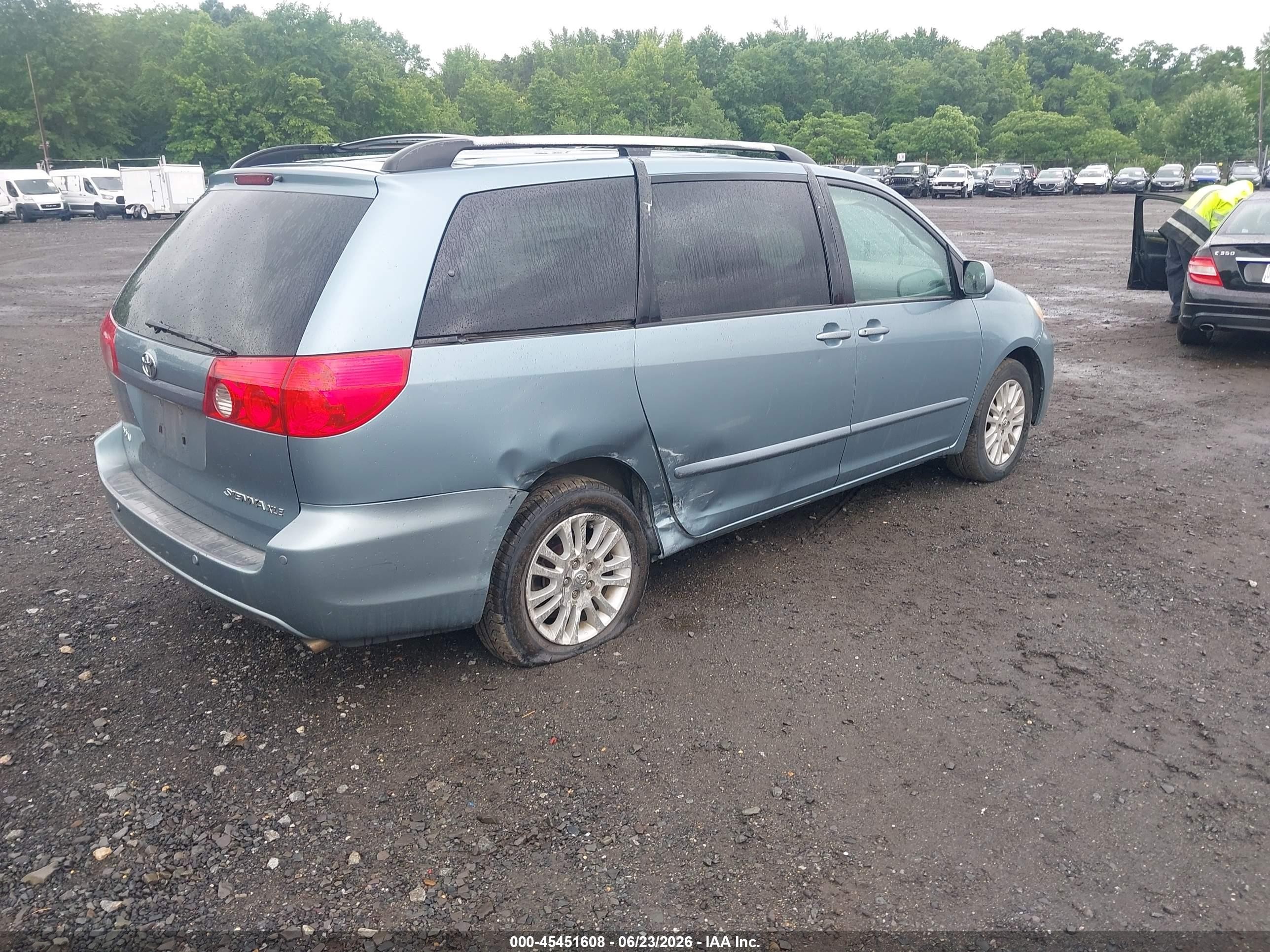 2008 Toyota Sienna Xle Blue vin: 5TDZK22C08S205220