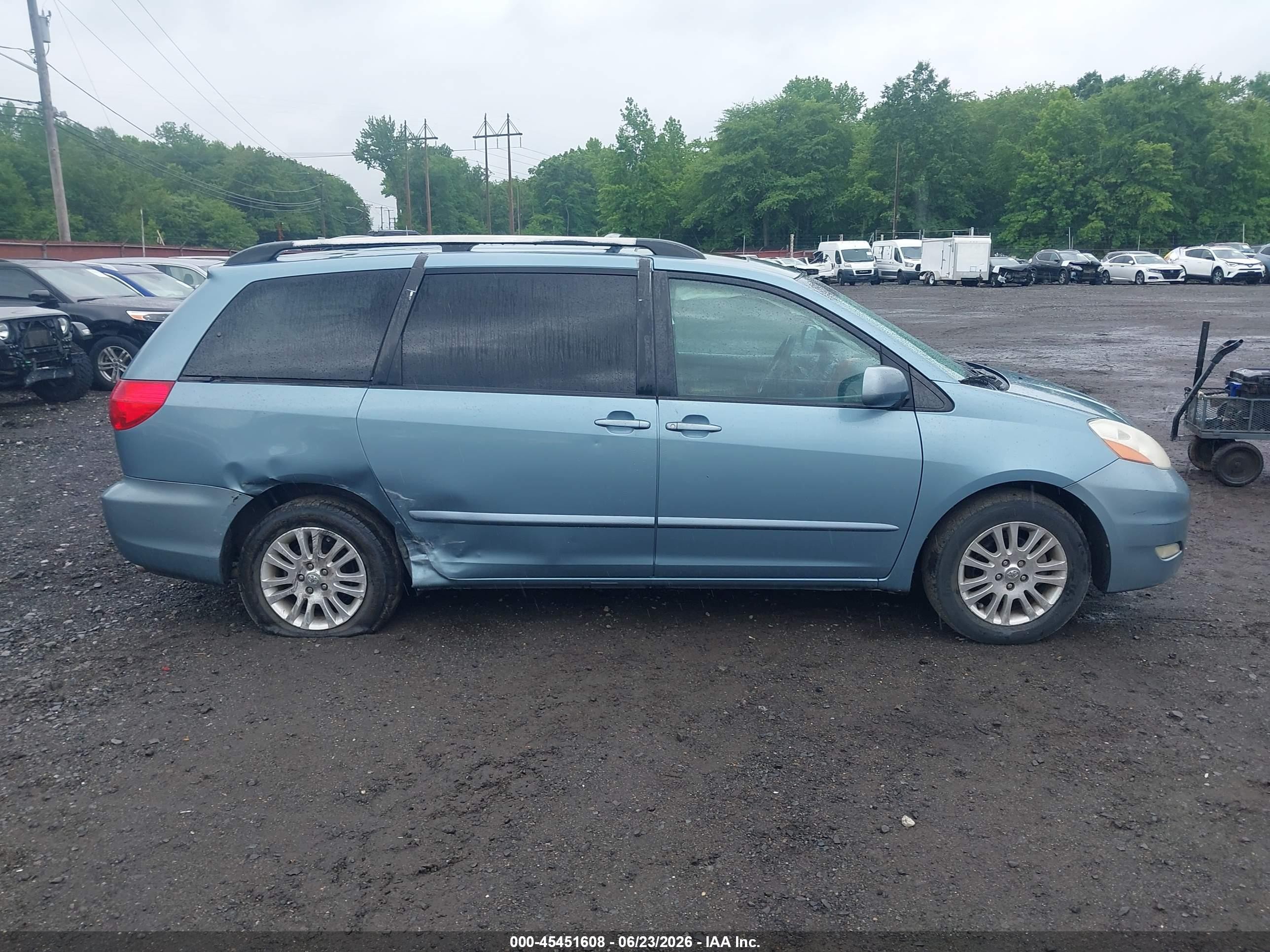 2008 Toyota Sienna Xle Blue vin: 5TDZK22C08S205220
