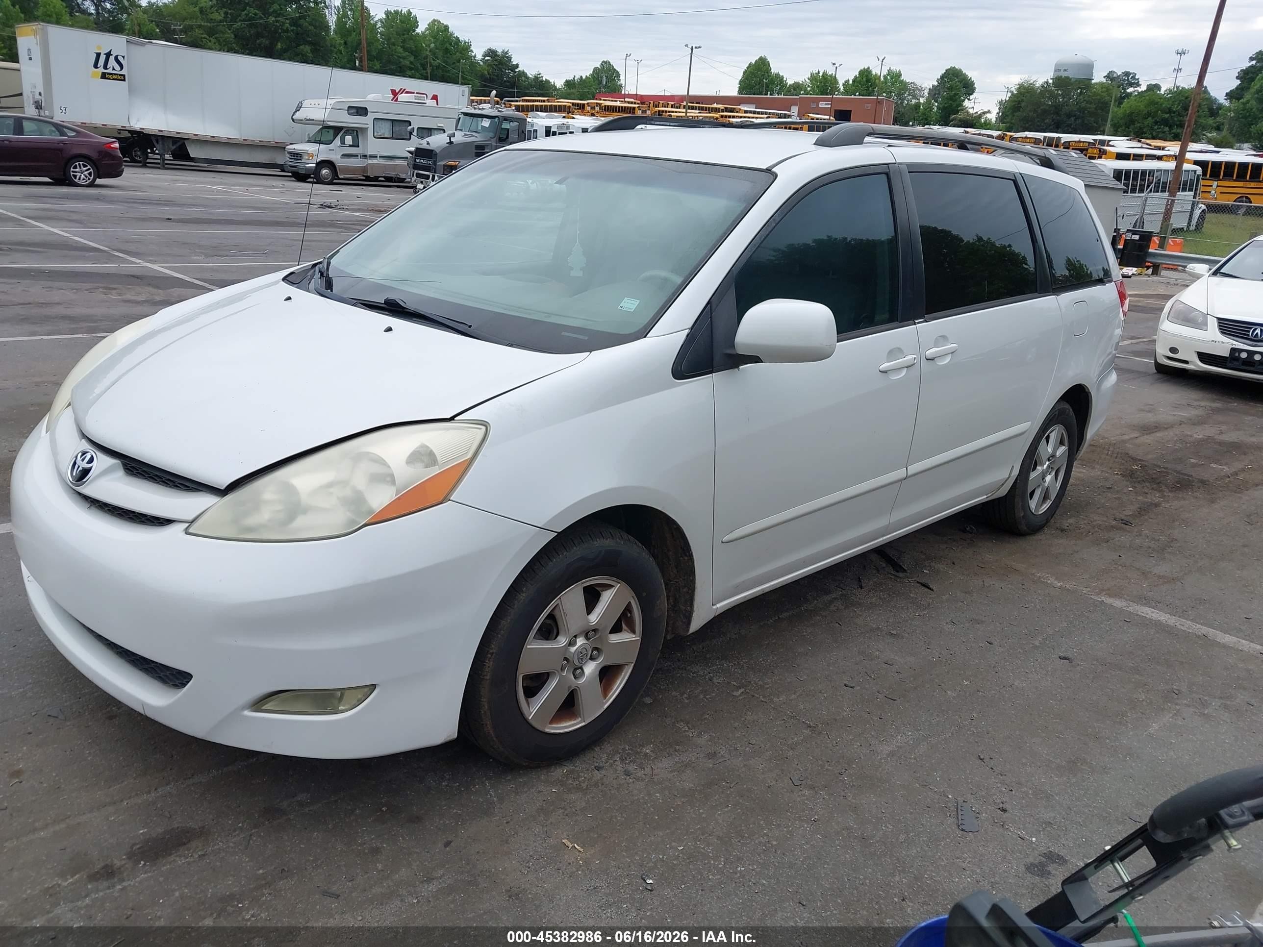 2008 Toyota Sienna Xle White vin: 5TDZK22C08S220445