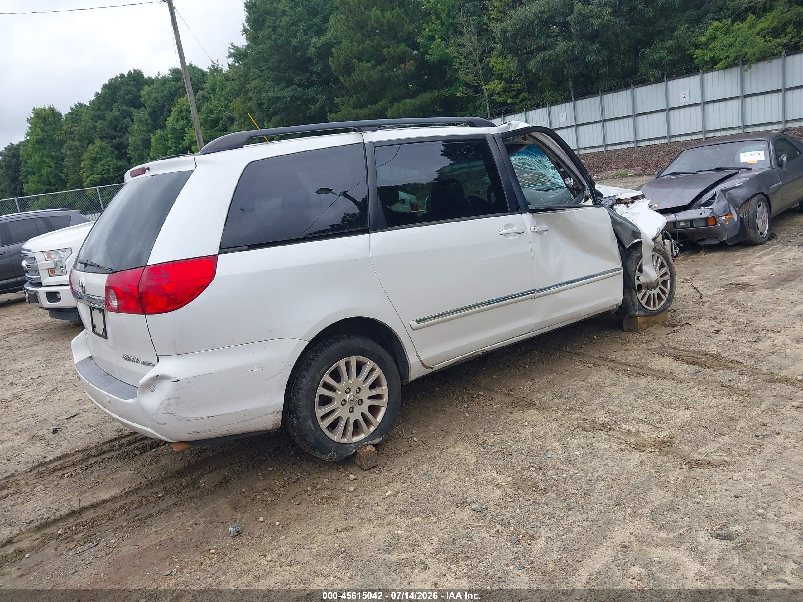 2008 Toyota Sienna Limited White vin: 5TDZK22C18S122041