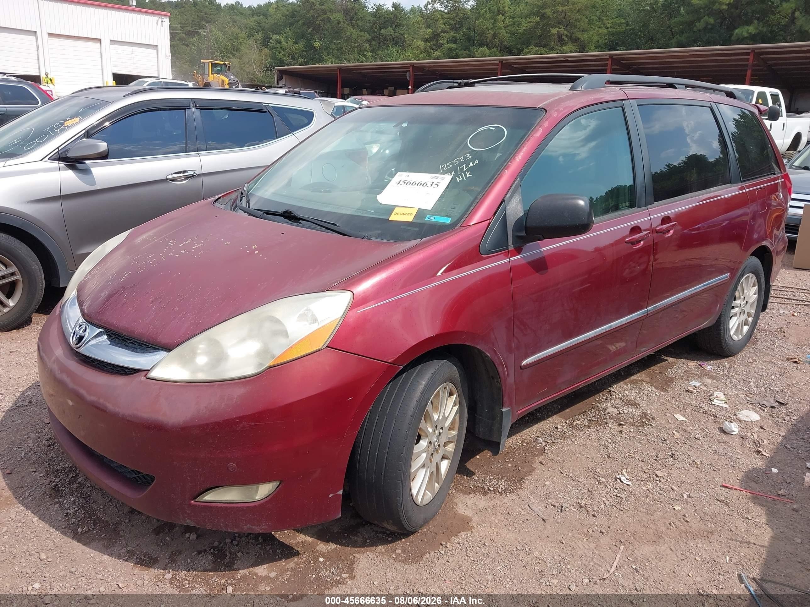 2008 Toyota Sienna Limited Red vin: 5TDZK22C18S125523