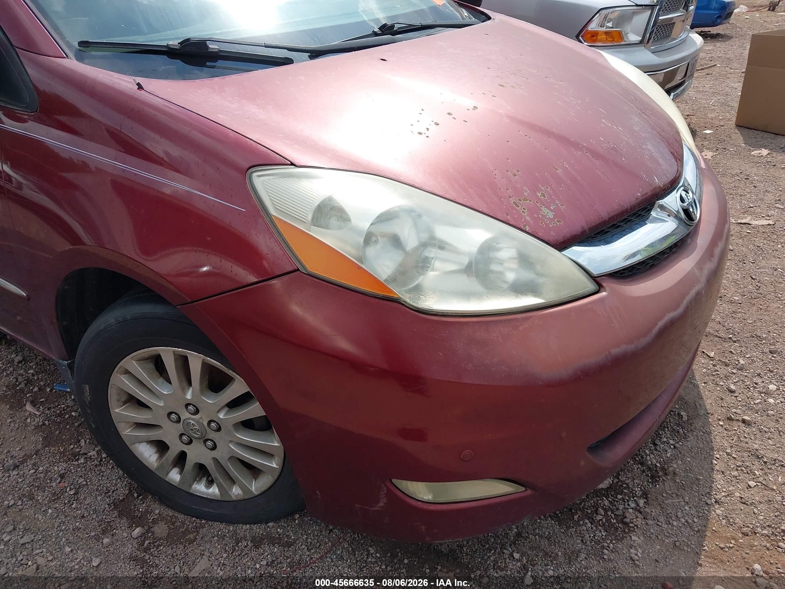 2008 Toyota Sienna Limited Red vin: 5TDZK22C18S125523