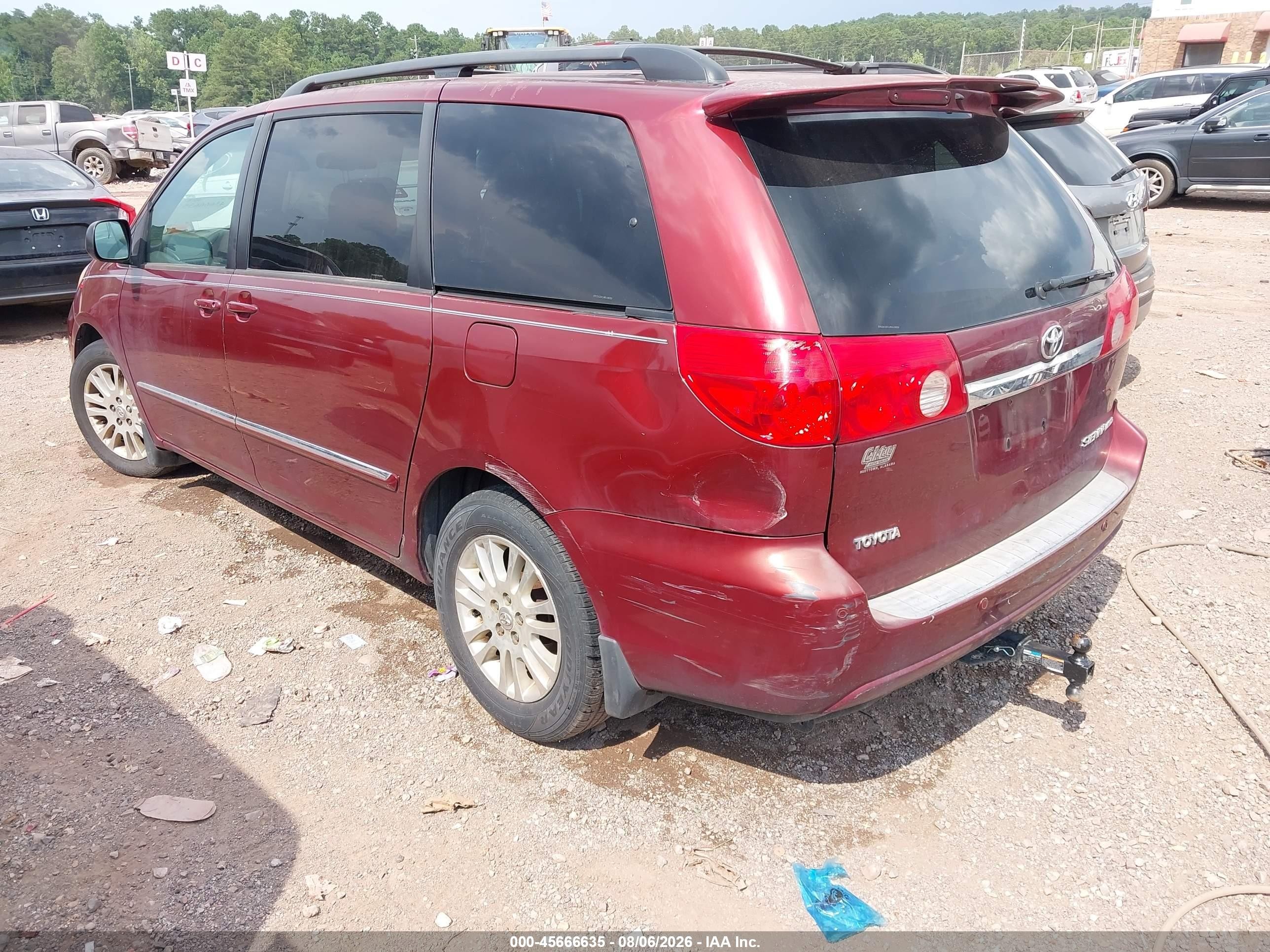 2008 Toyota Sienna Limited Red vin: 5TDZK22C18S125523