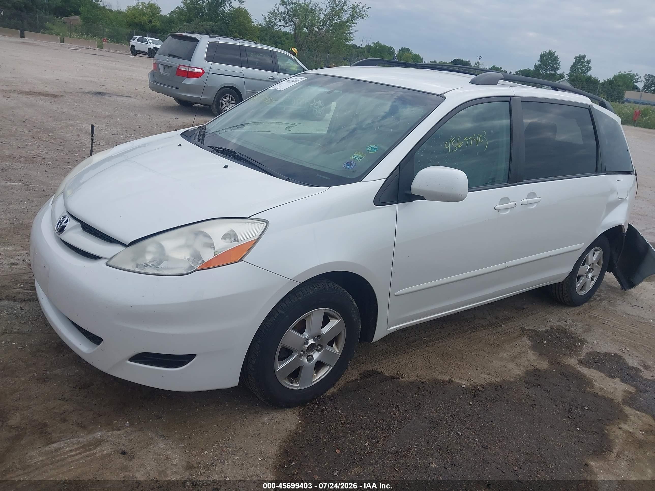 2008 Toyota Sienna Xle White vin: 5TDZK22C18S202472