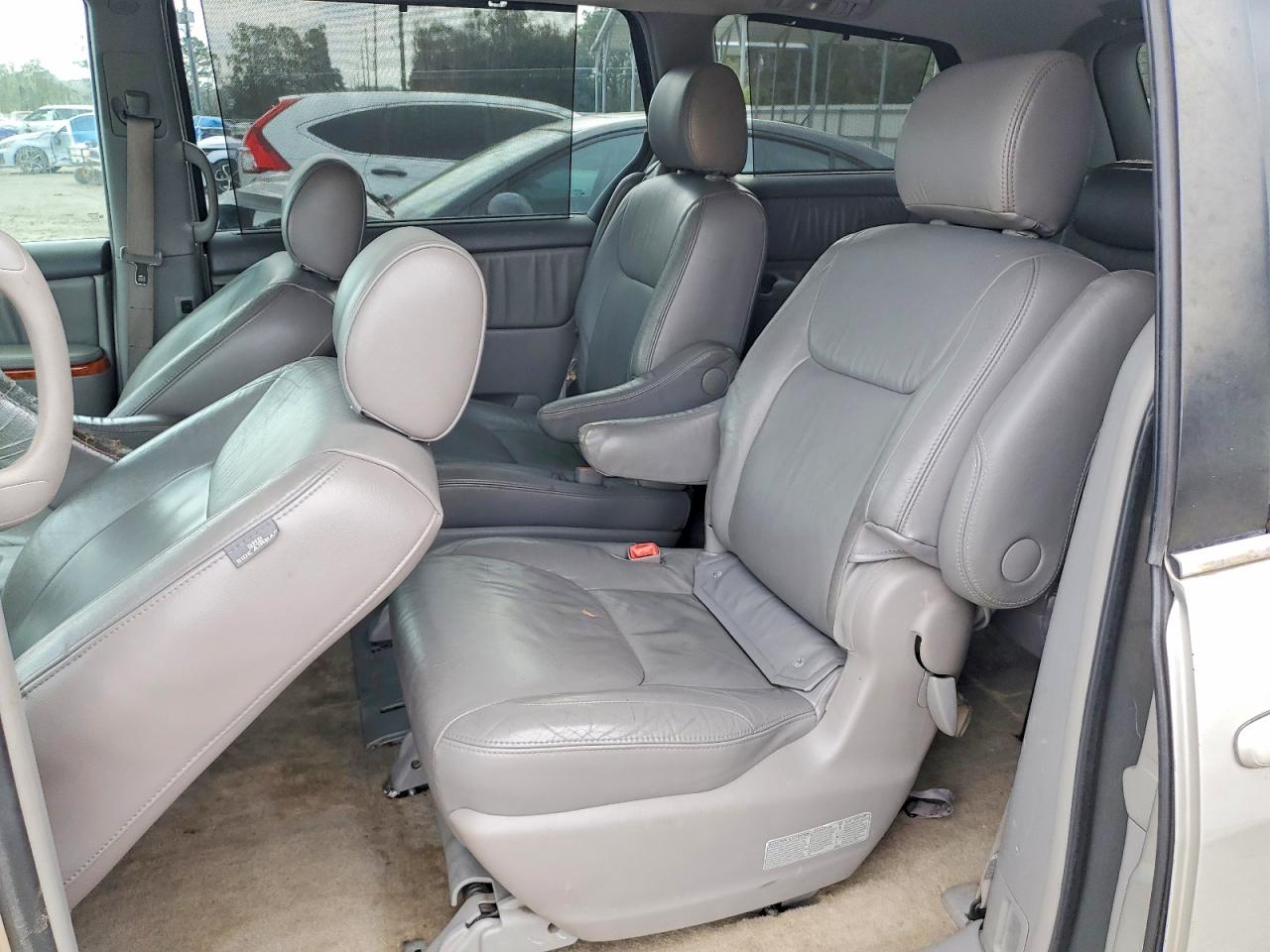 2008 Toyota Sienna Xle Серебряный vin: 5TDZK22C18S217084