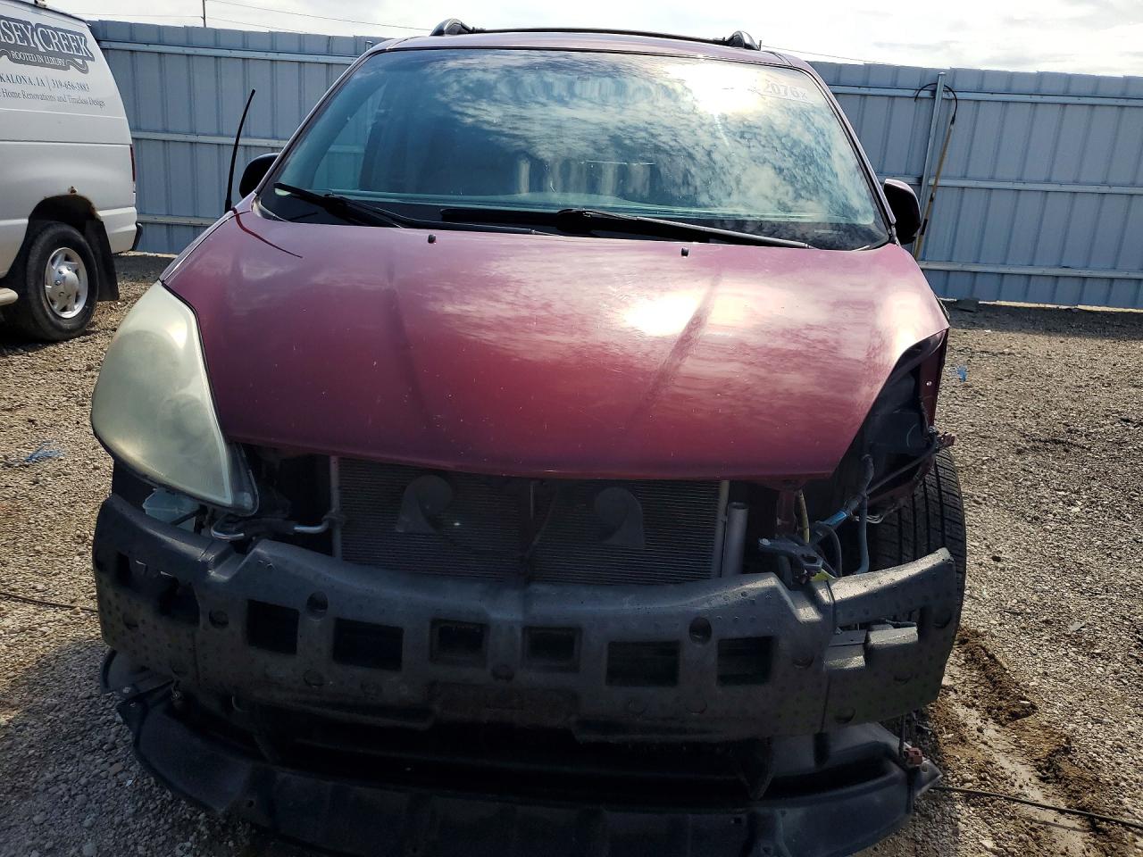 2009 Toyota Sienna Xle Maroon vin: 5TDZK22C19S234288