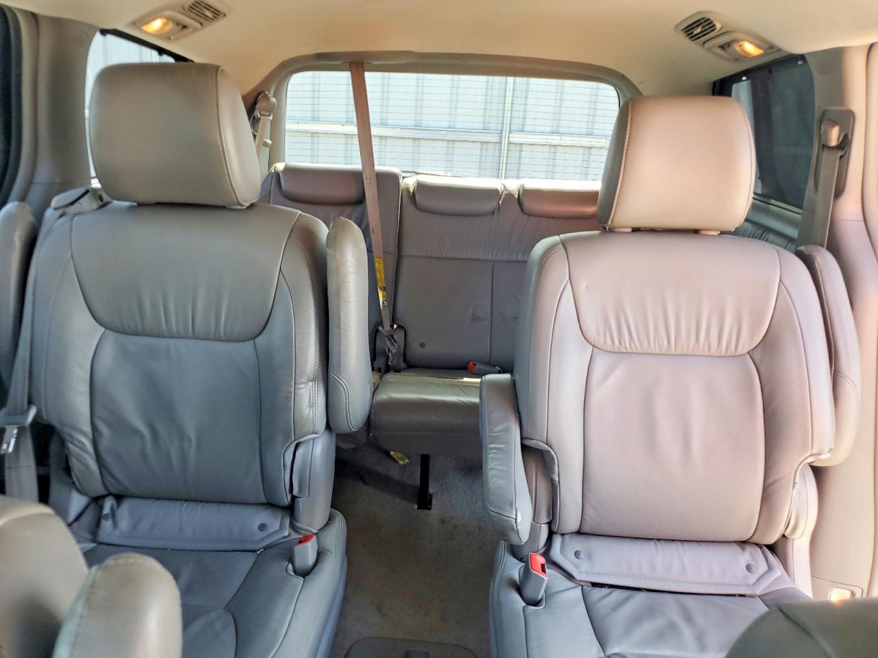 2009 Toyota Sienna Xle Maroon vin: 5TDZK22C19S234288
