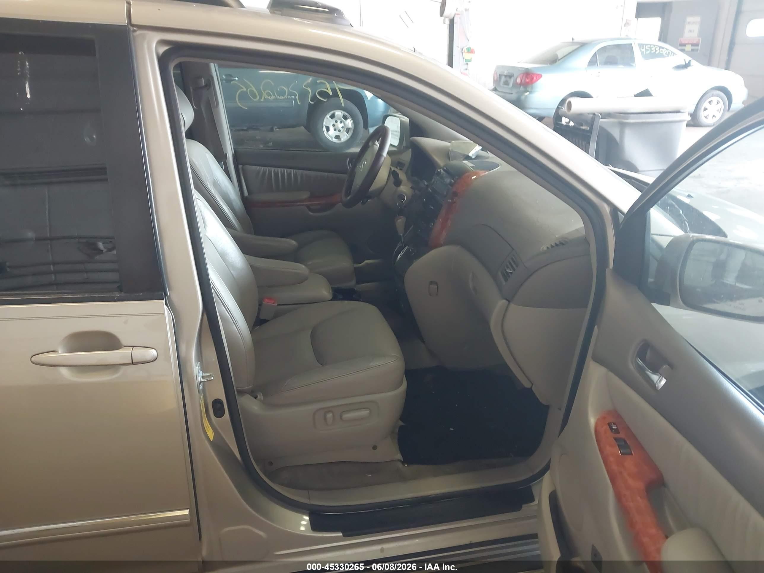 2007 Toyota Sienna Xle Limited Silver vin: 5TDZK22C27S064360